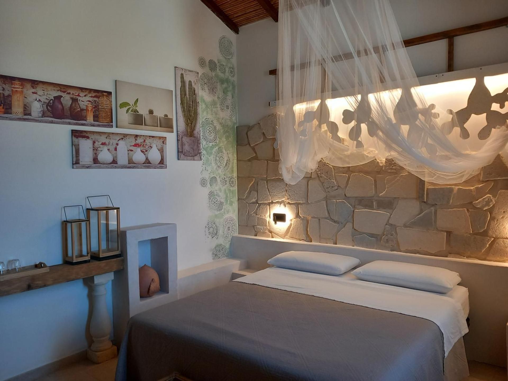 Deluxe Double Room (2 Adults + 1 Child)