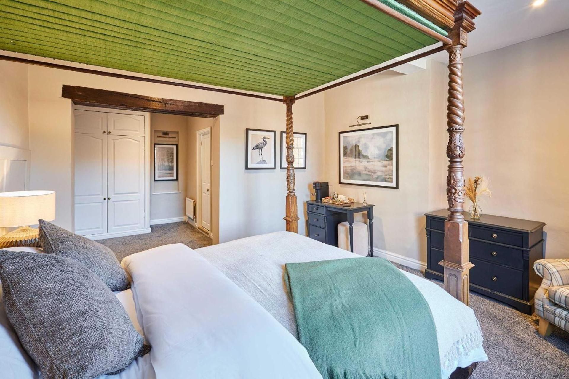 Standard King Room