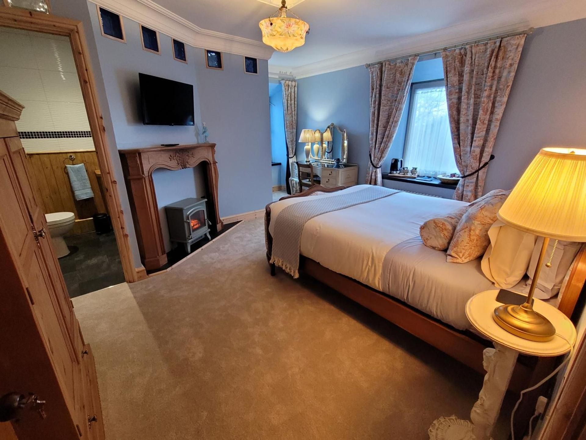 Deluxe King Room