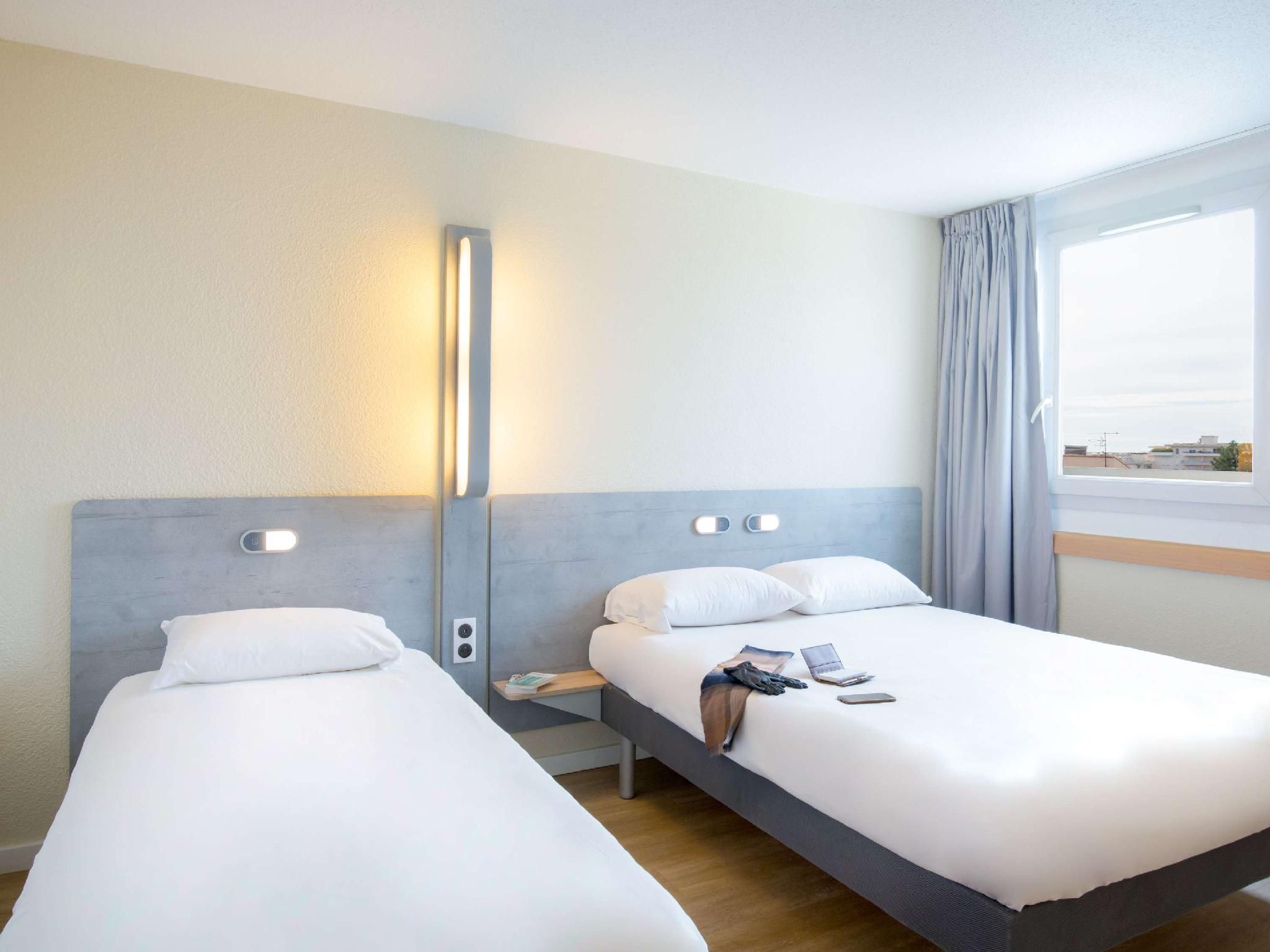 TWIN - Room with twin beds