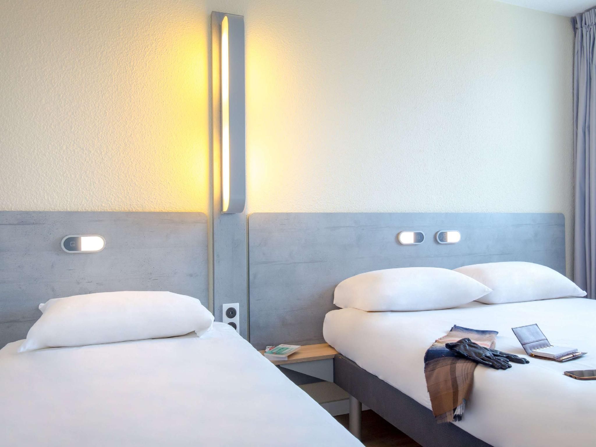 TWIN - Room with twin beds