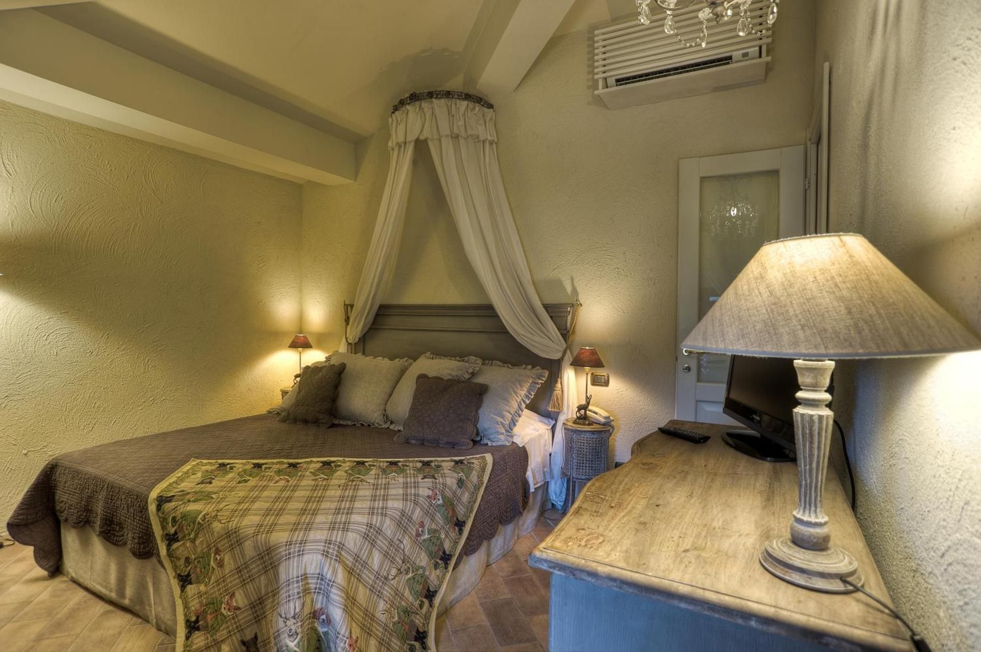 One-Bedroom Apartment (2 Adults)