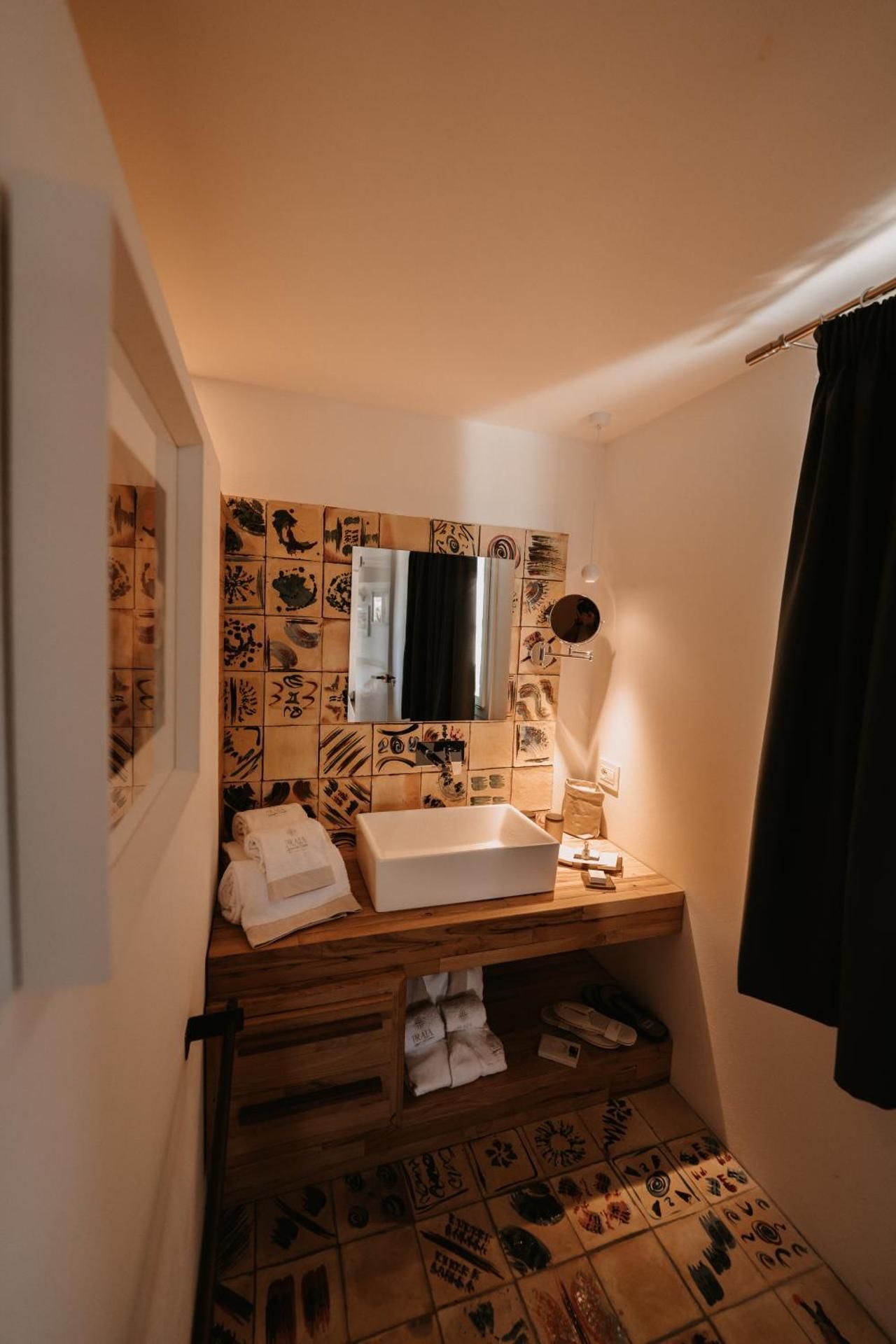 Deluxe Suite with Sea View