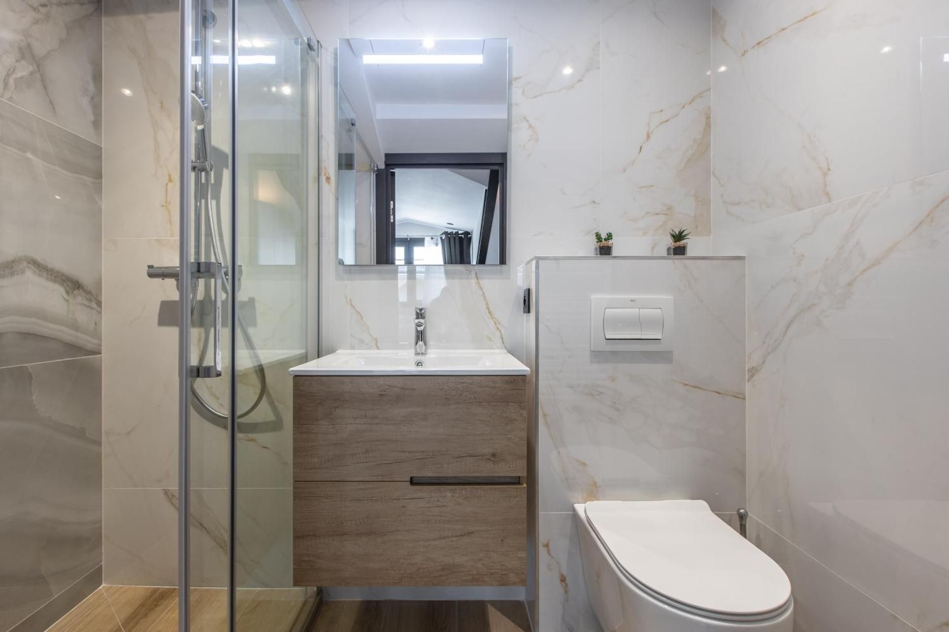 DIAMANT Four-Bedroom Apartment with Terrace and Jacuzzi