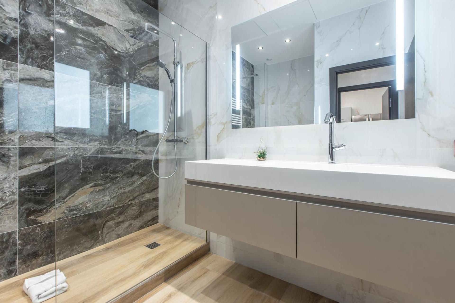 SAPHIR Three-Bedroom Apartment