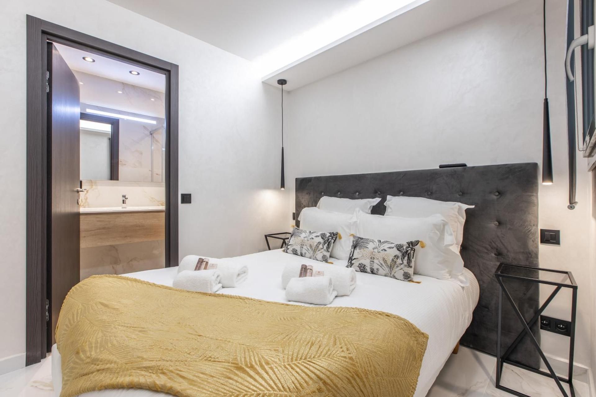 Onyx Studio Apartment