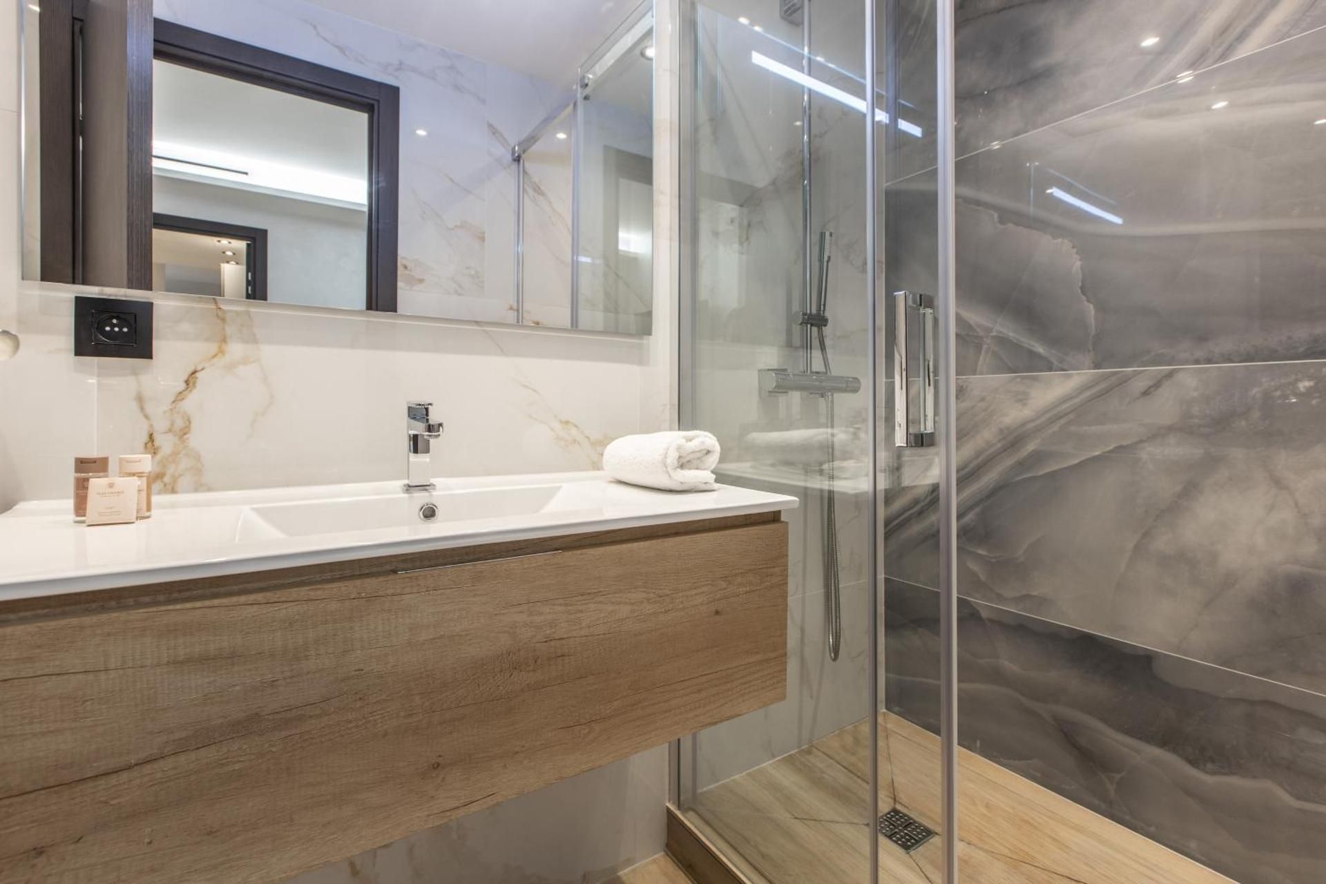 Onyx Studio Apartment
