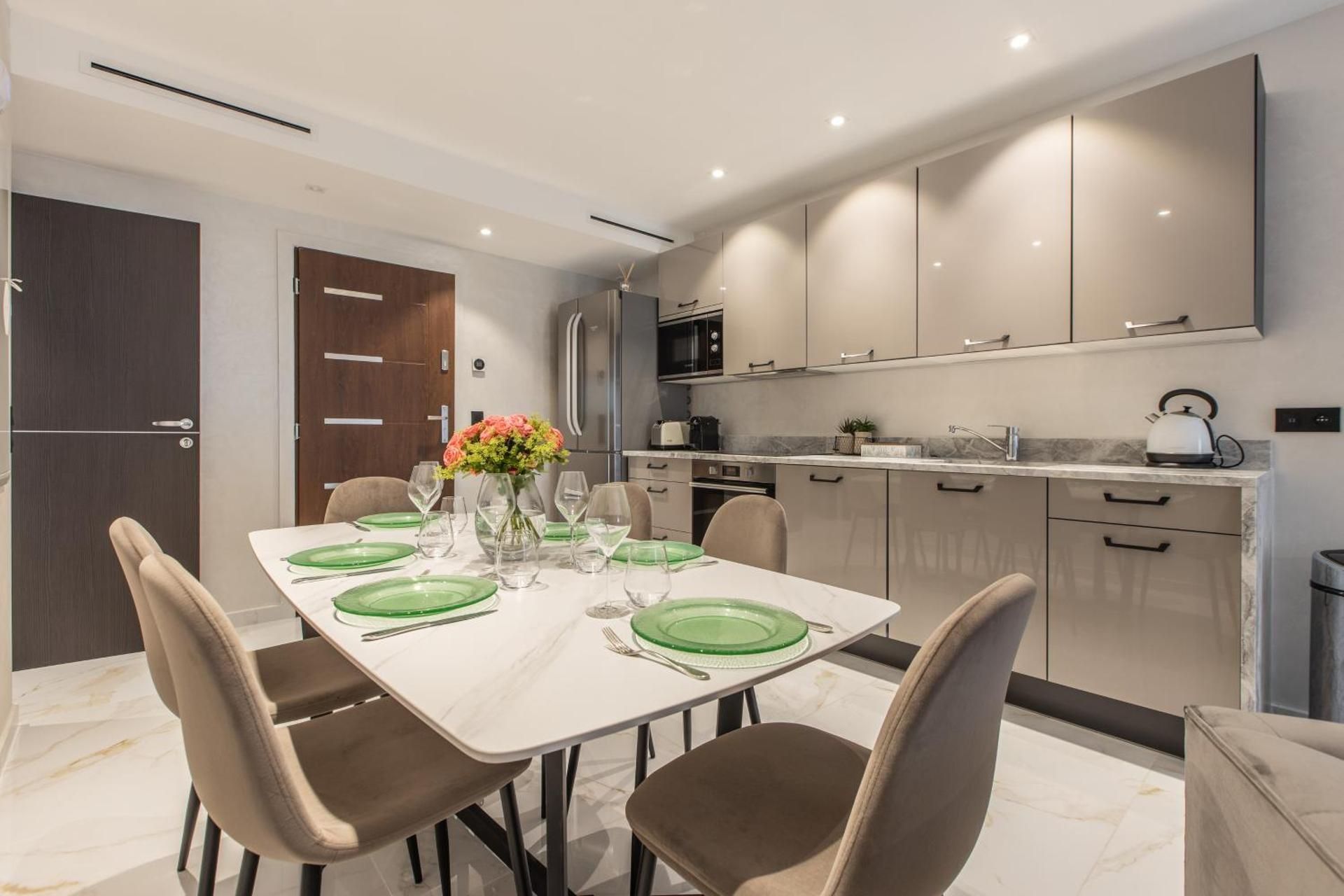 shared lounge/tv area