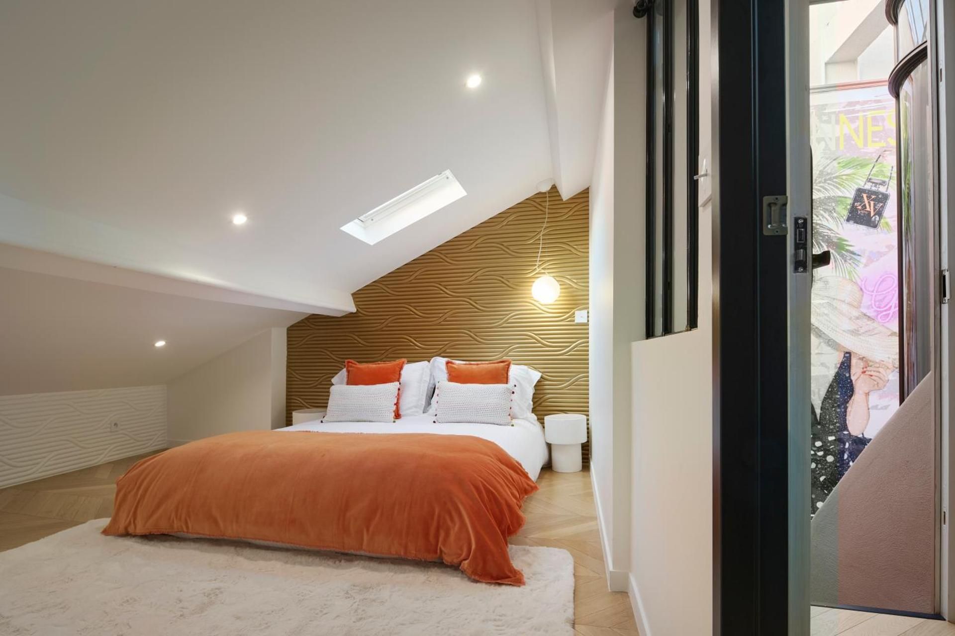 Le XV Cannes One-Bedroom Apartment with Spa Bath 2