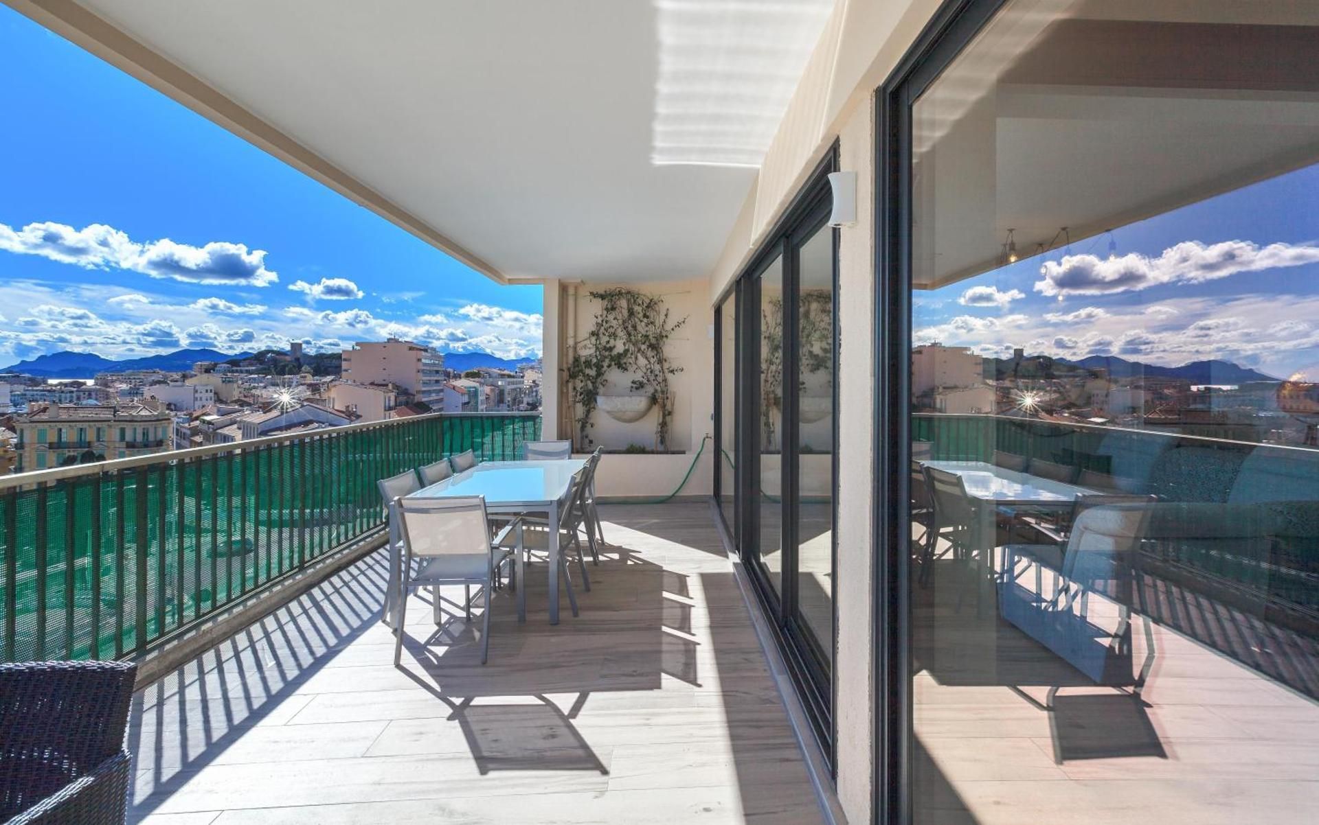 Residence Provencal - Luxurious - 300m Palais - LRA CANNES INDUS - Apartment with Sea View, Terrace and Spa Bath