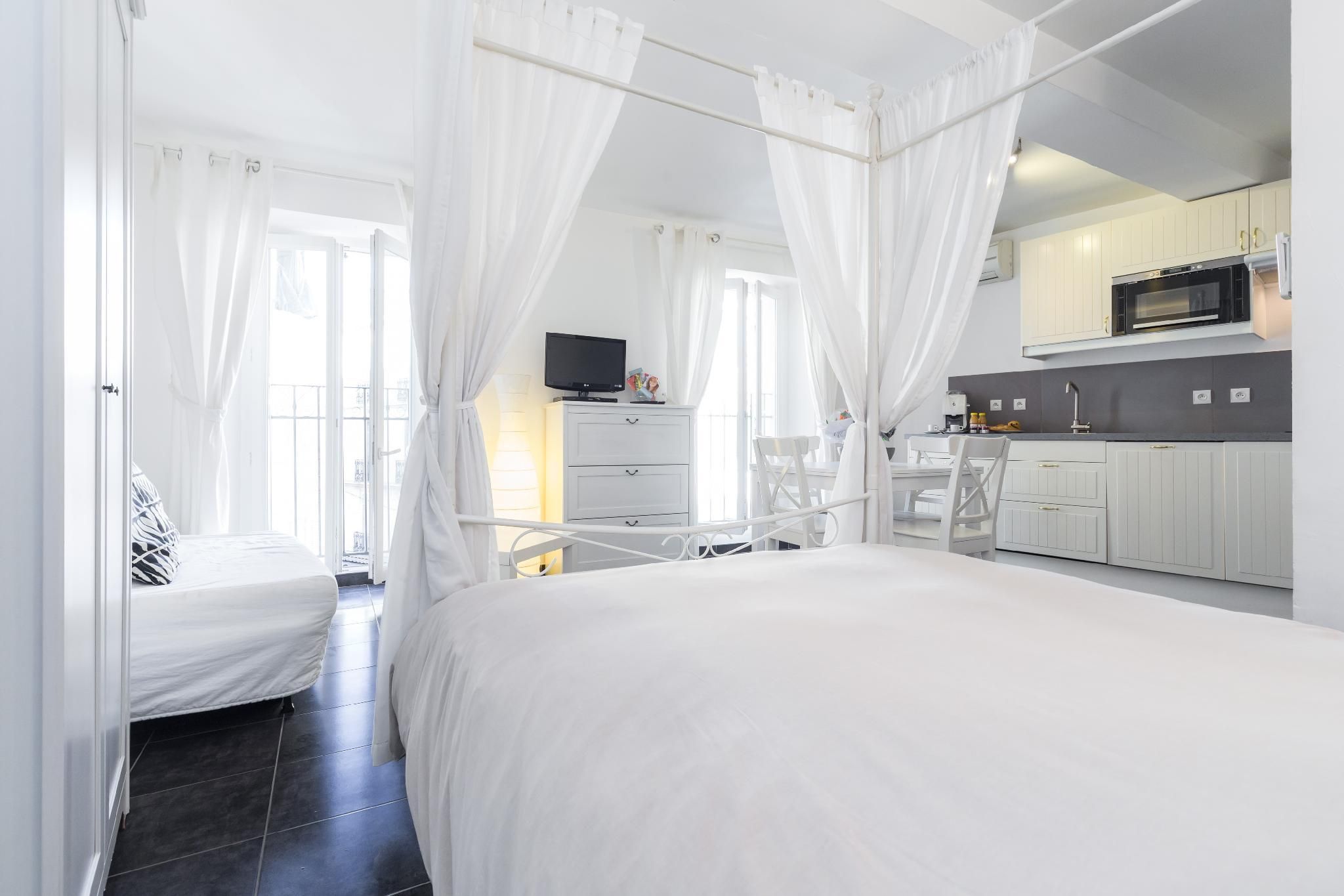 Florella Marechal Joffre Studio