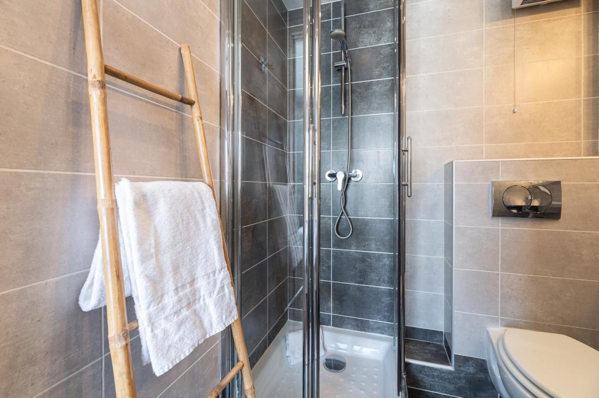 Hotel Hoche Standard Single Room 3