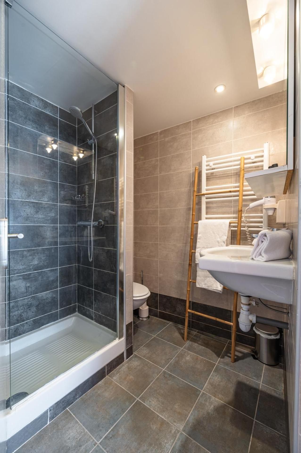 Hotel Hoche Standard Double Room 3