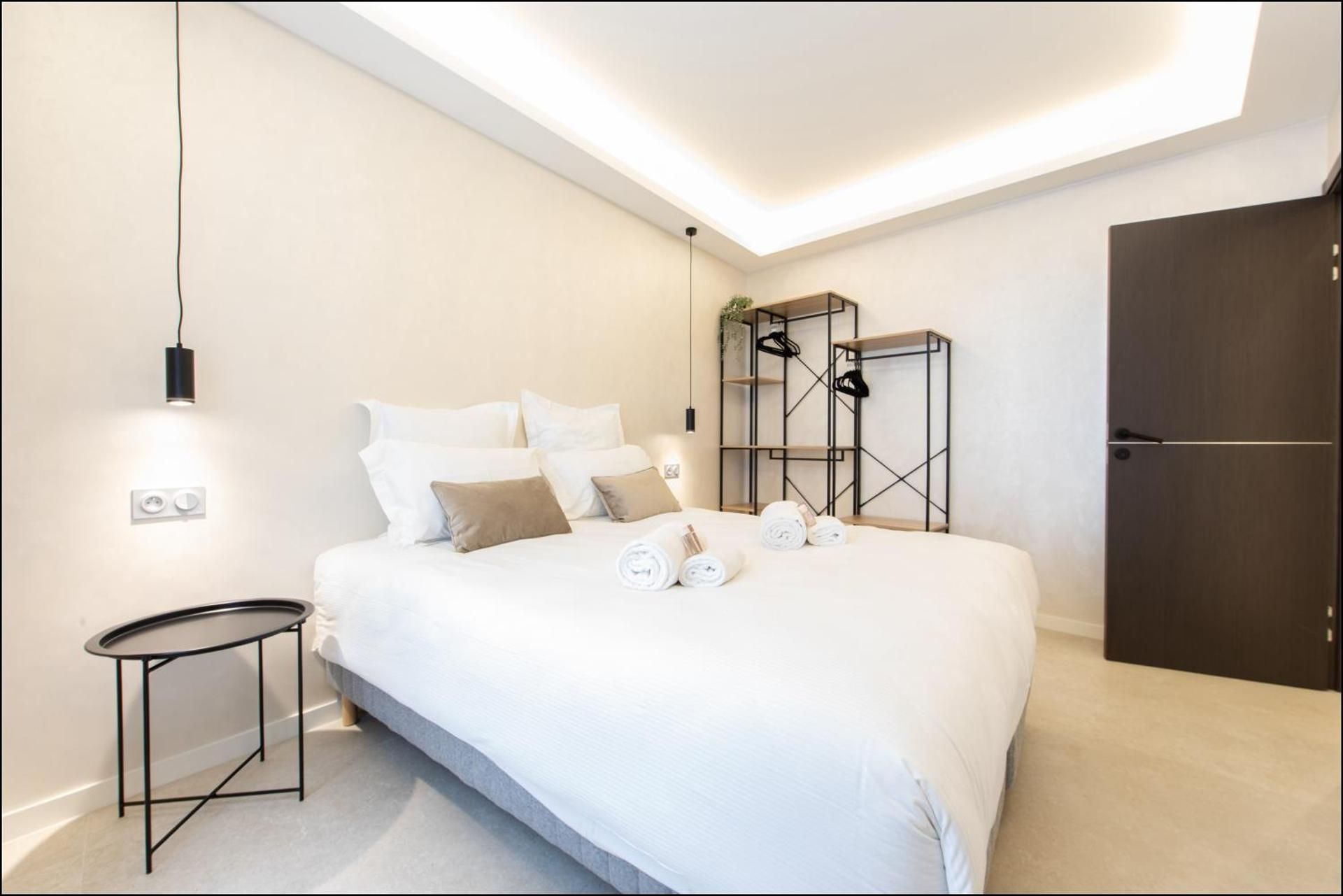 DELTA - Four-Bedroom Suite with balcony
