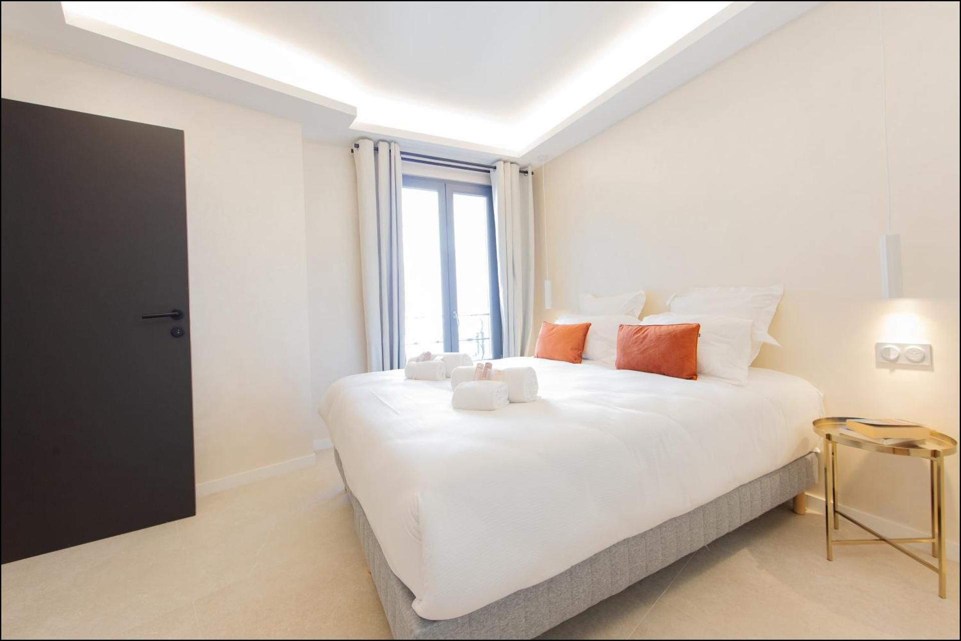 Hotel particulier Marceau - Centre - Neuf - Suites de 3 a 28 chambres EPSILON -Three-Bedroom Suite with balcony 2