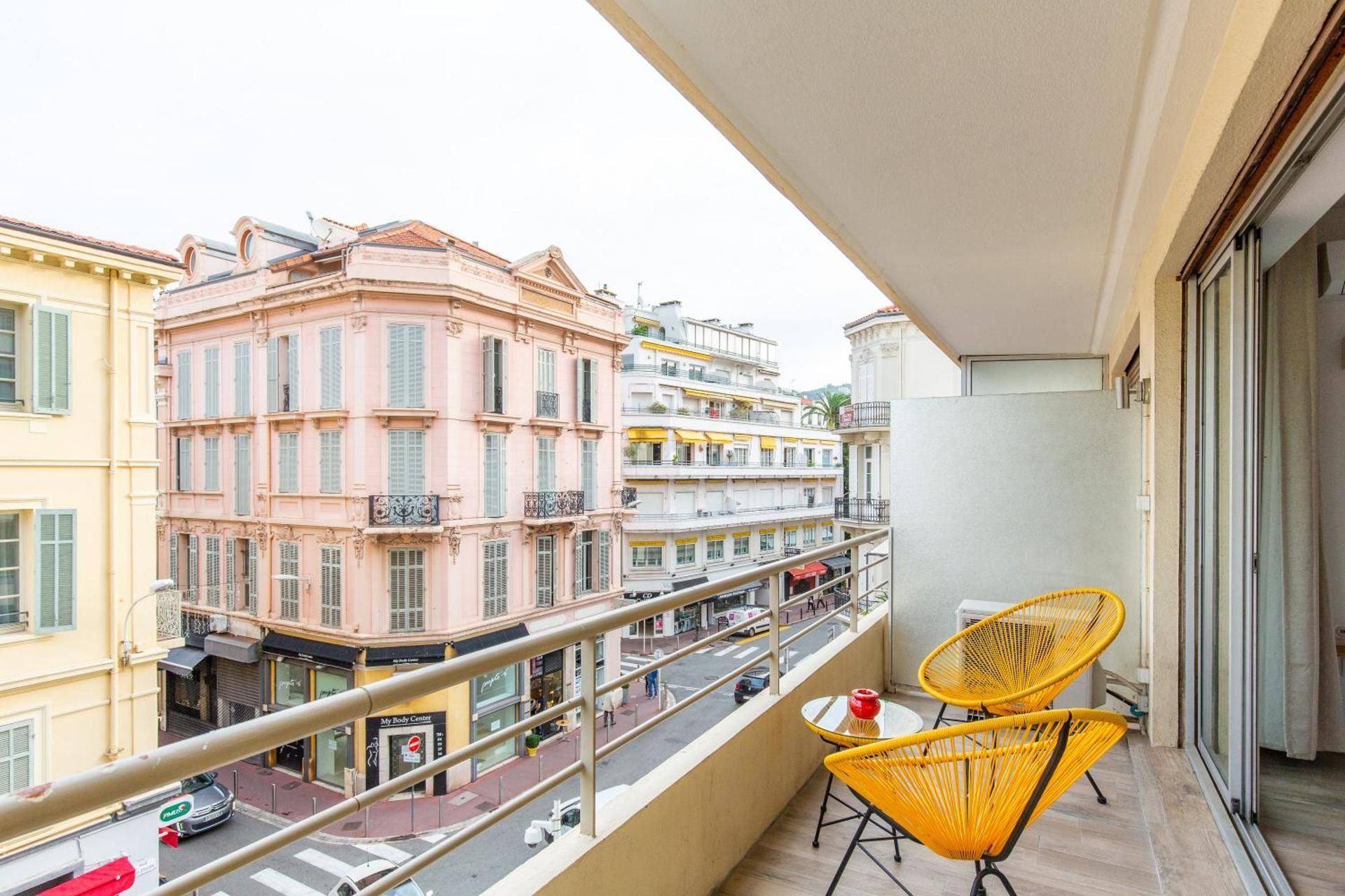 City view Studio with Terrace 4