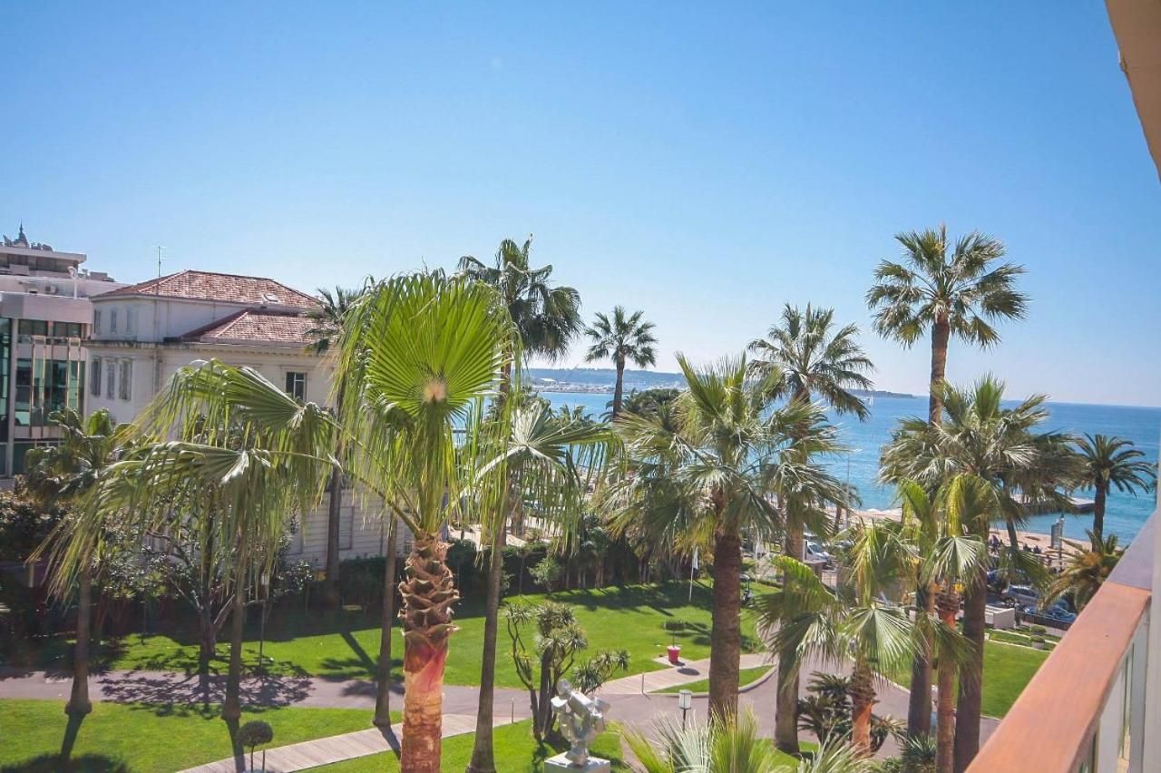 Sea View 1 bedroom Apartment with Terrace 4