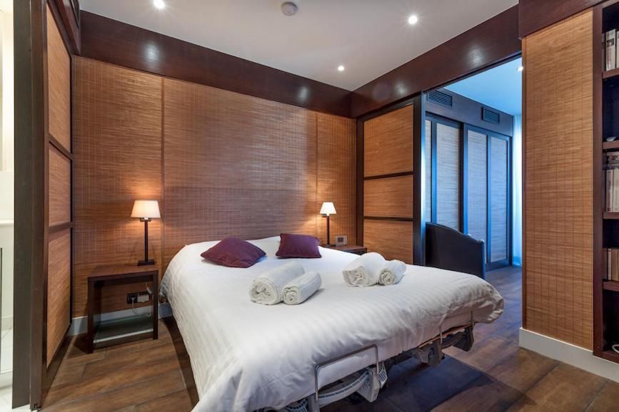 City View 1 bedroom Apartment with Terrace 4