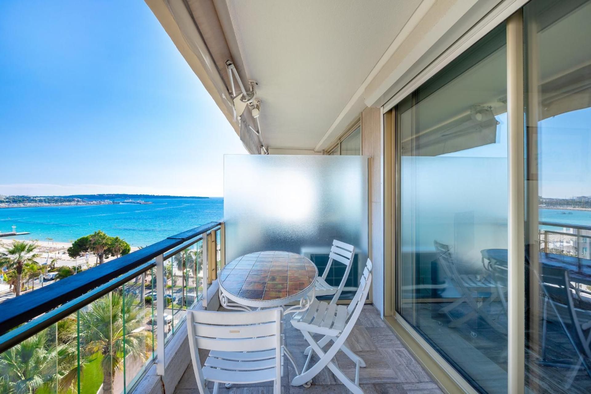 Sea View 1 bedroom Apartment with Terrace 2