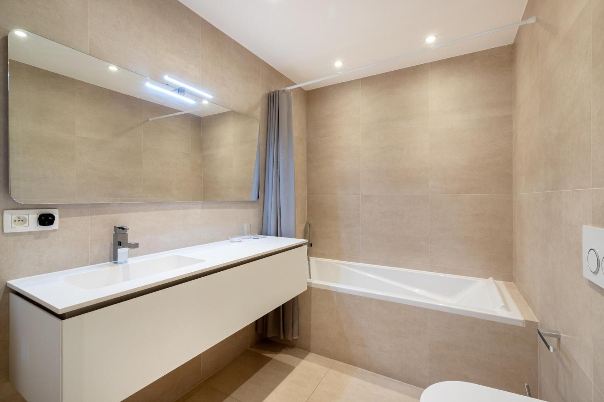 City view Three-Bedroom Apartment