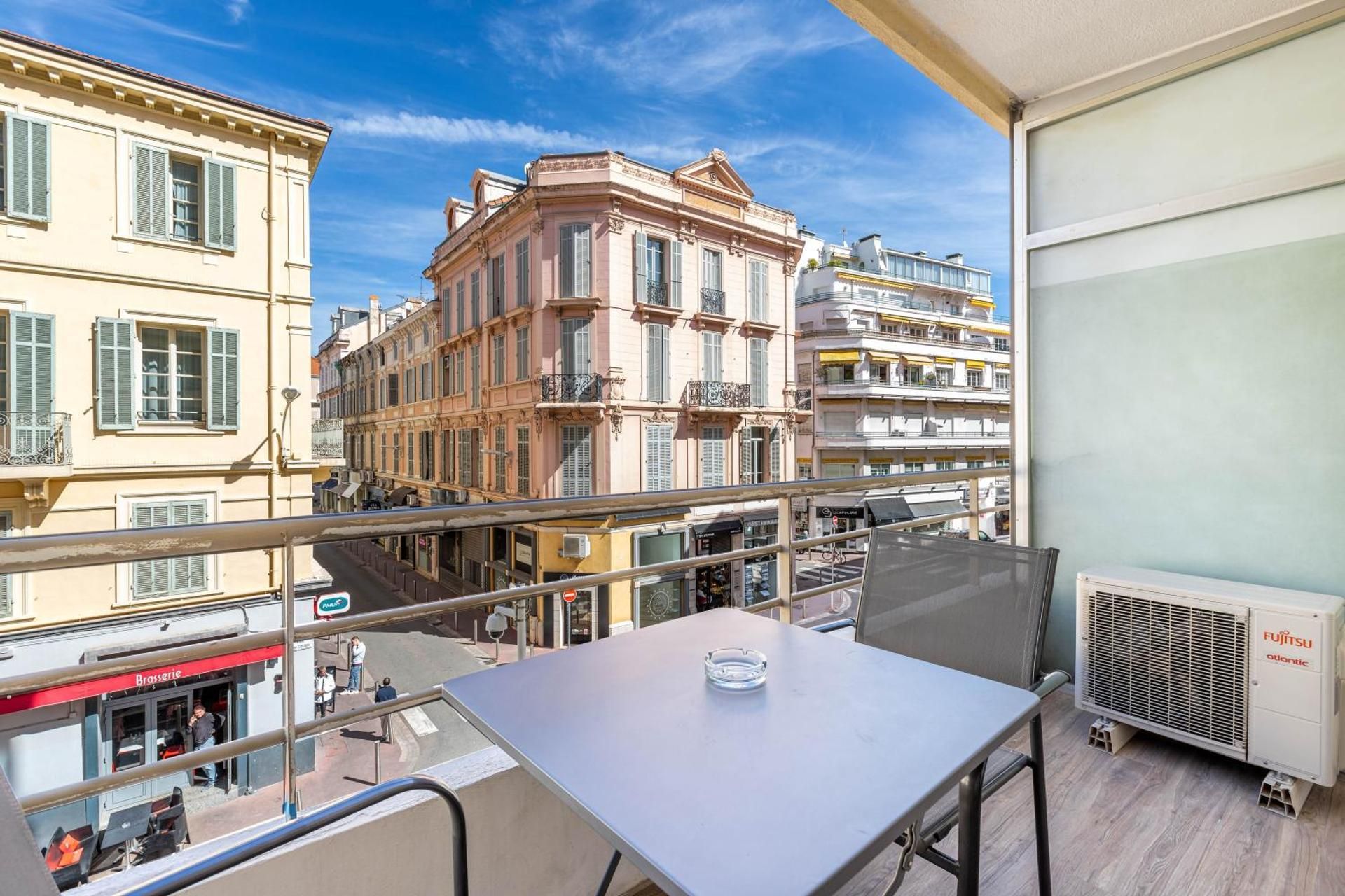 City view Studio with Terrace 2