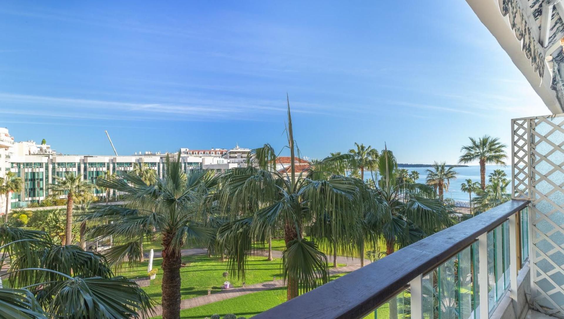 Sea view Studio with Terrace 2