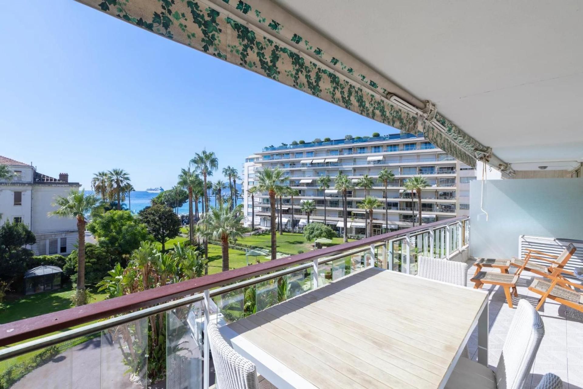 Sea View 1 bedroom Apartment with Terrace 5