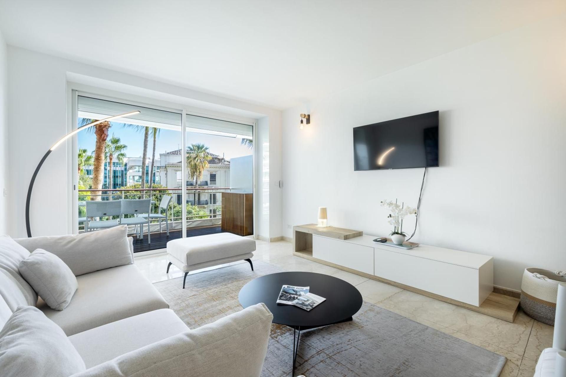 Sea View 2 bedroom Apartment with Terrace 1