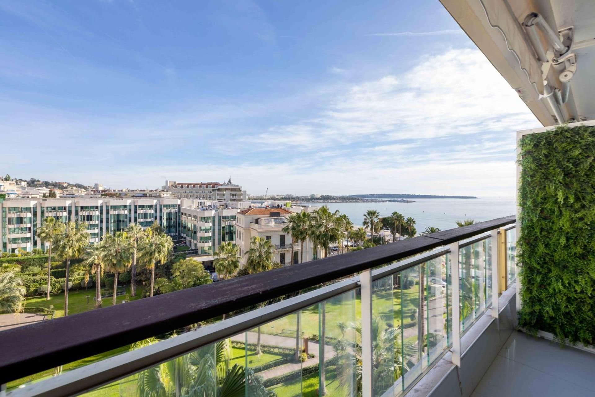 2 Bedrooms Apartment with Seaview 2