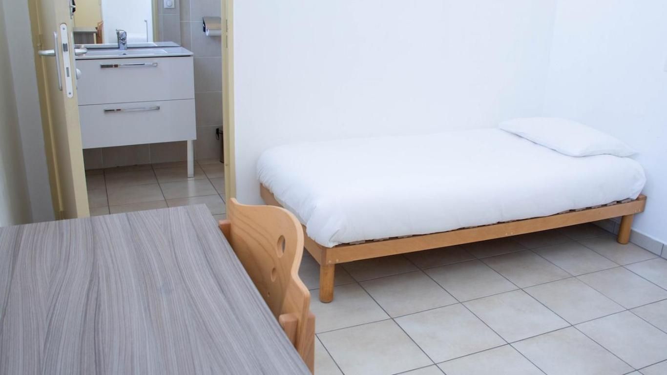 Standard Single Room with Shower