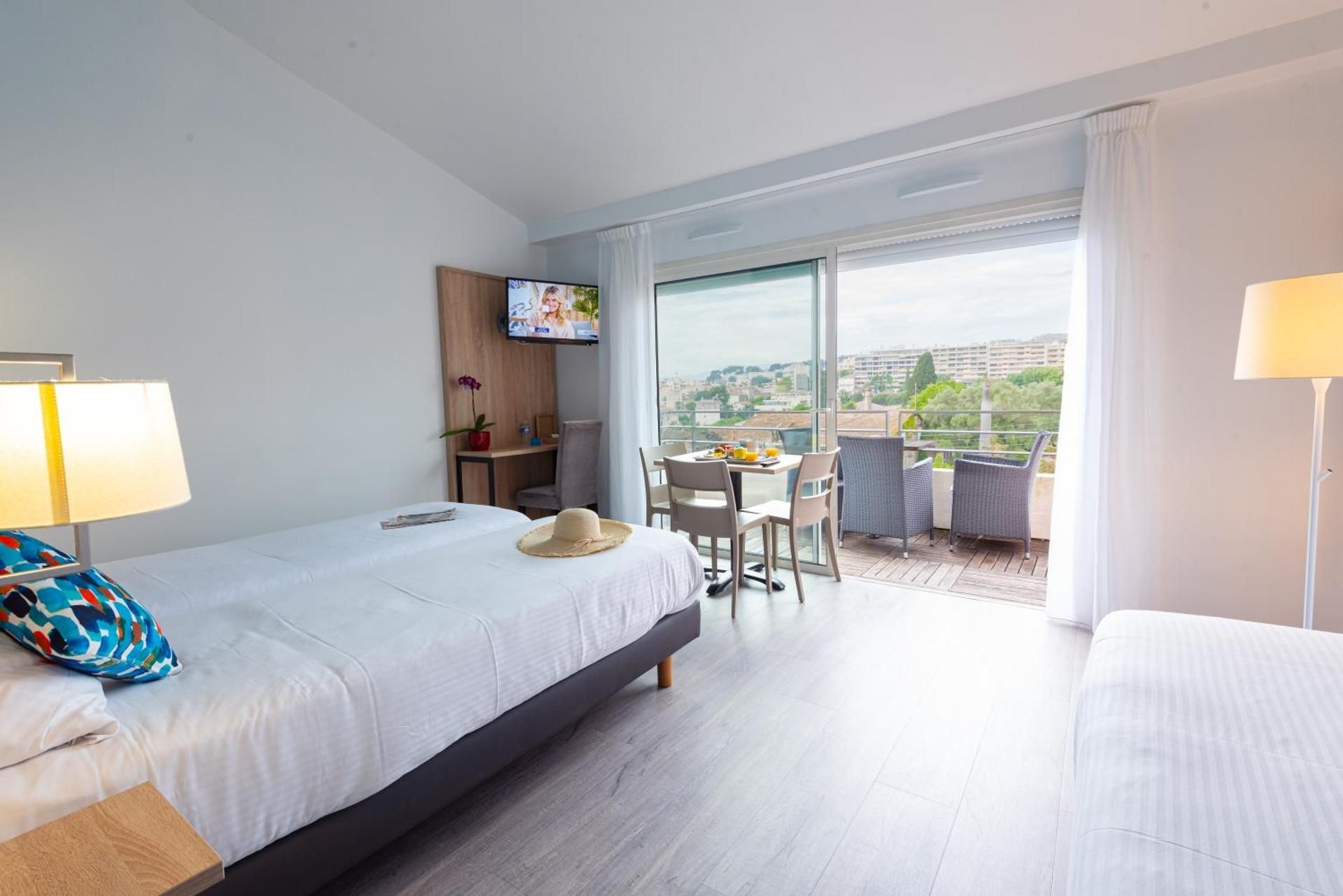 Standard Triple Studio