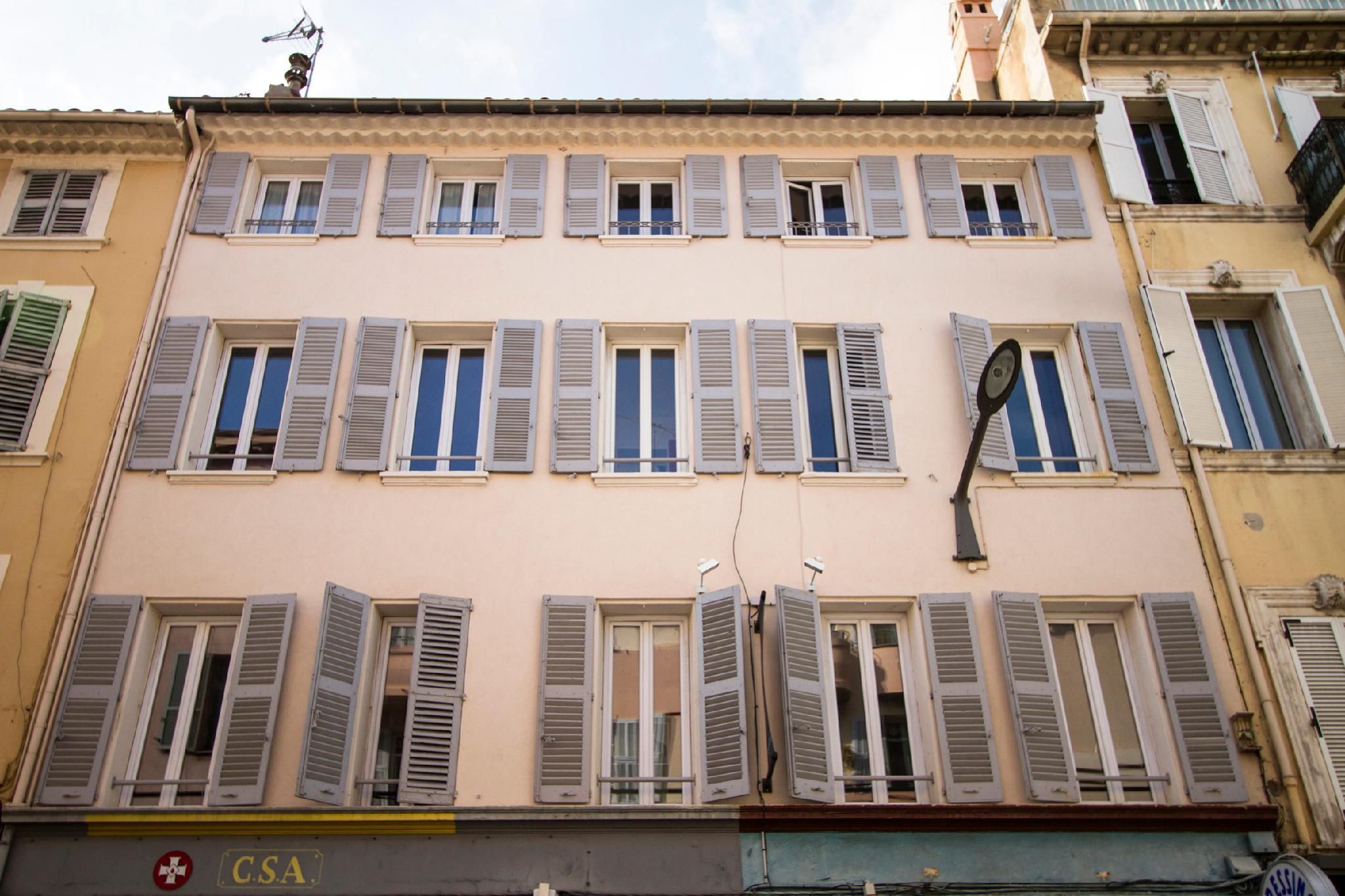 Florella Clemenceau Residence