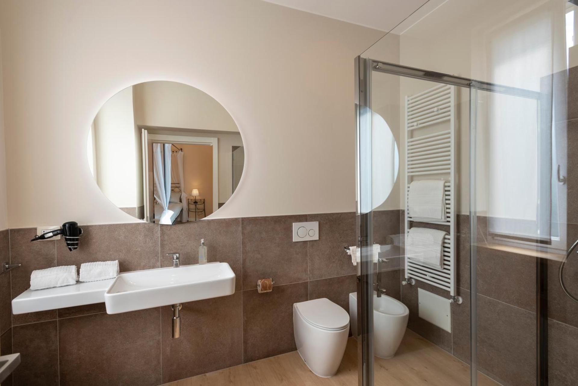 VILLA BERNASCONI Queen Room 3