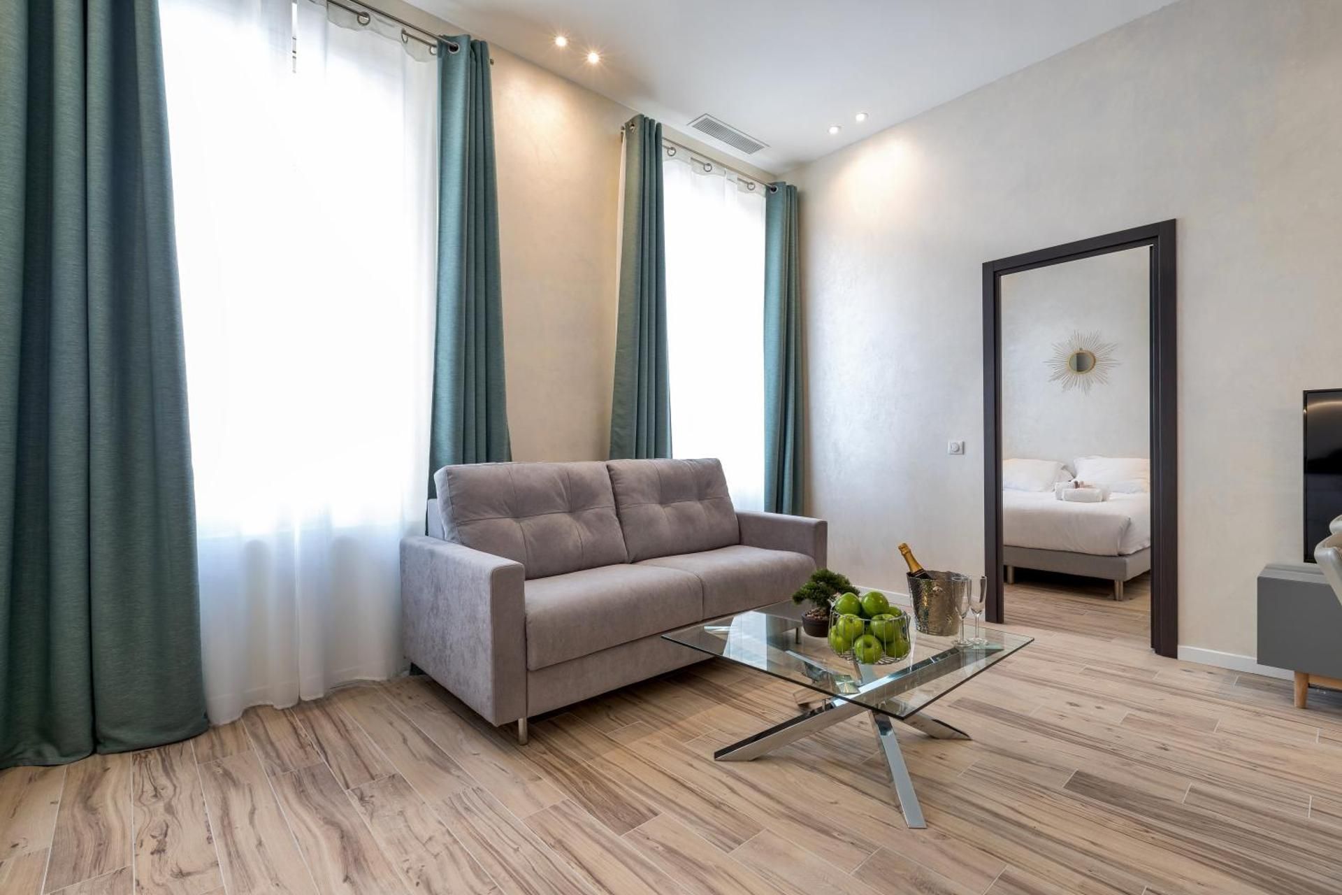 BALZAC - Three-Bedroom Apartment with sofa bed