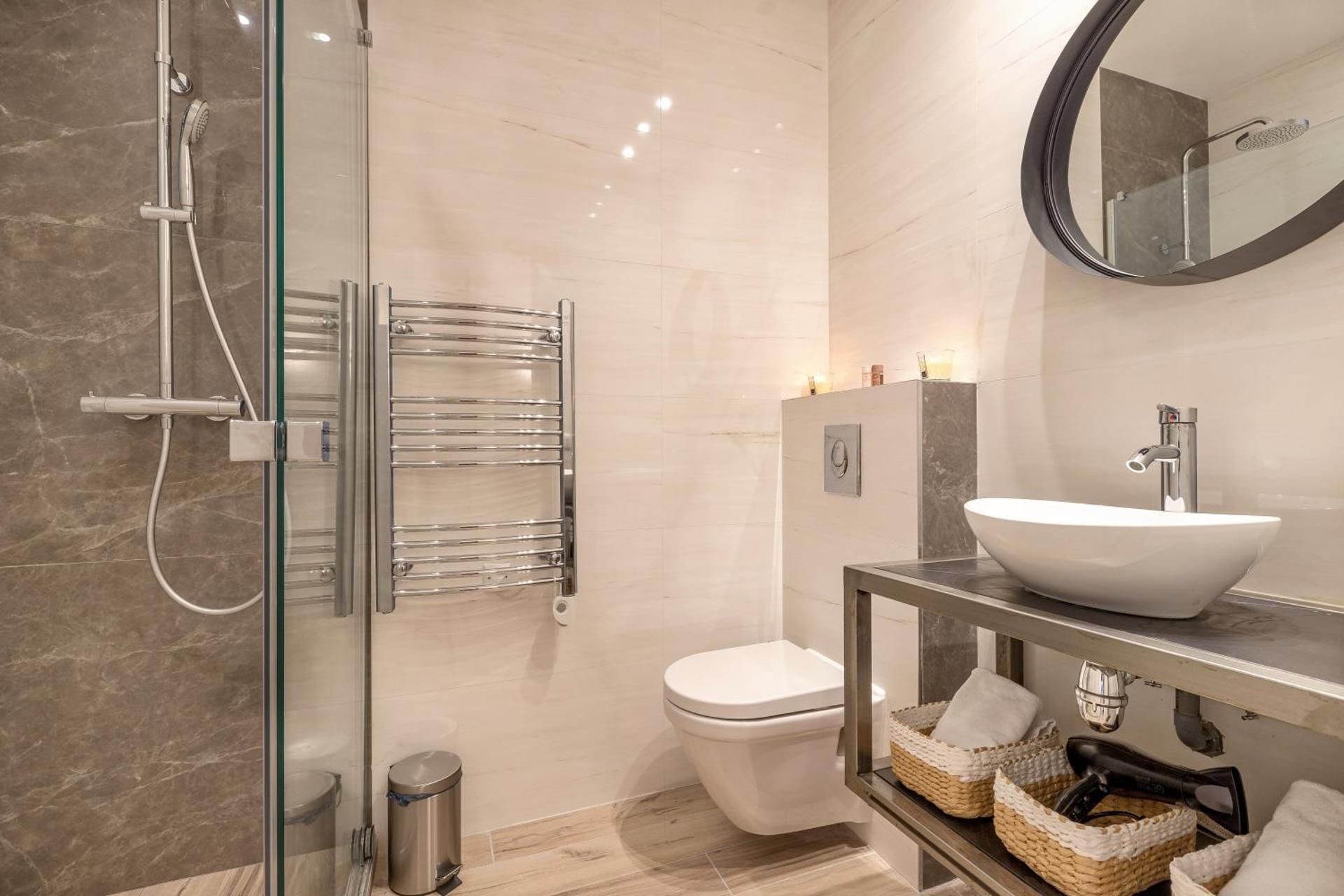 BALZAC - Three-Bedroom Apartment with sofa bed