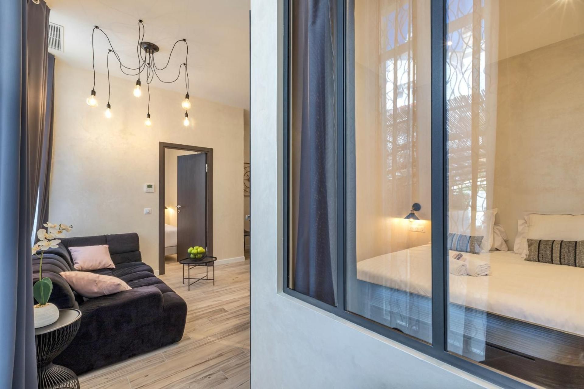 FLAUBERT - Two-Bedroom Apartment with Terrace and inflatable jacuzzi