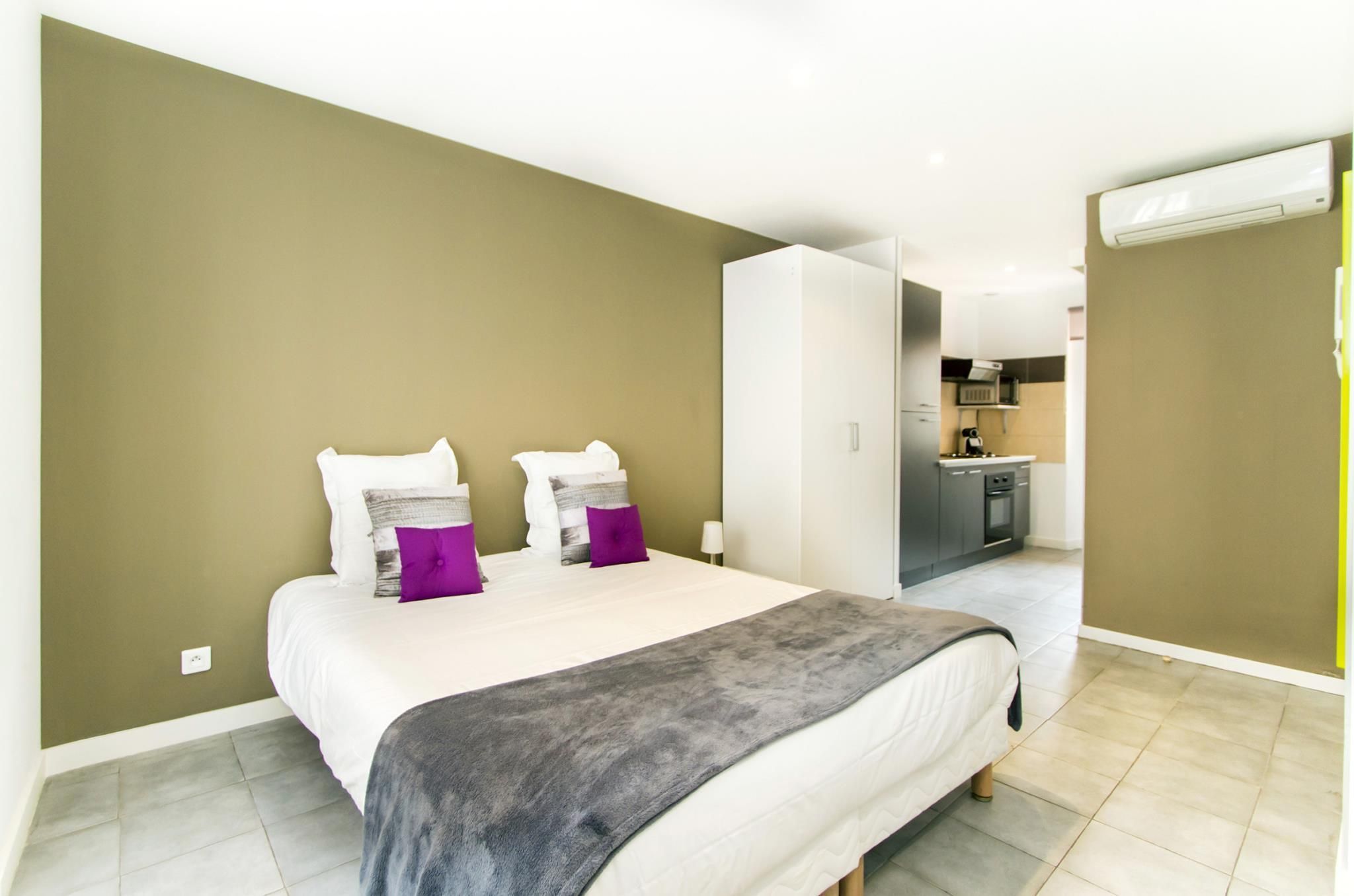 Florella Achard Residence Studio (2 Adults)