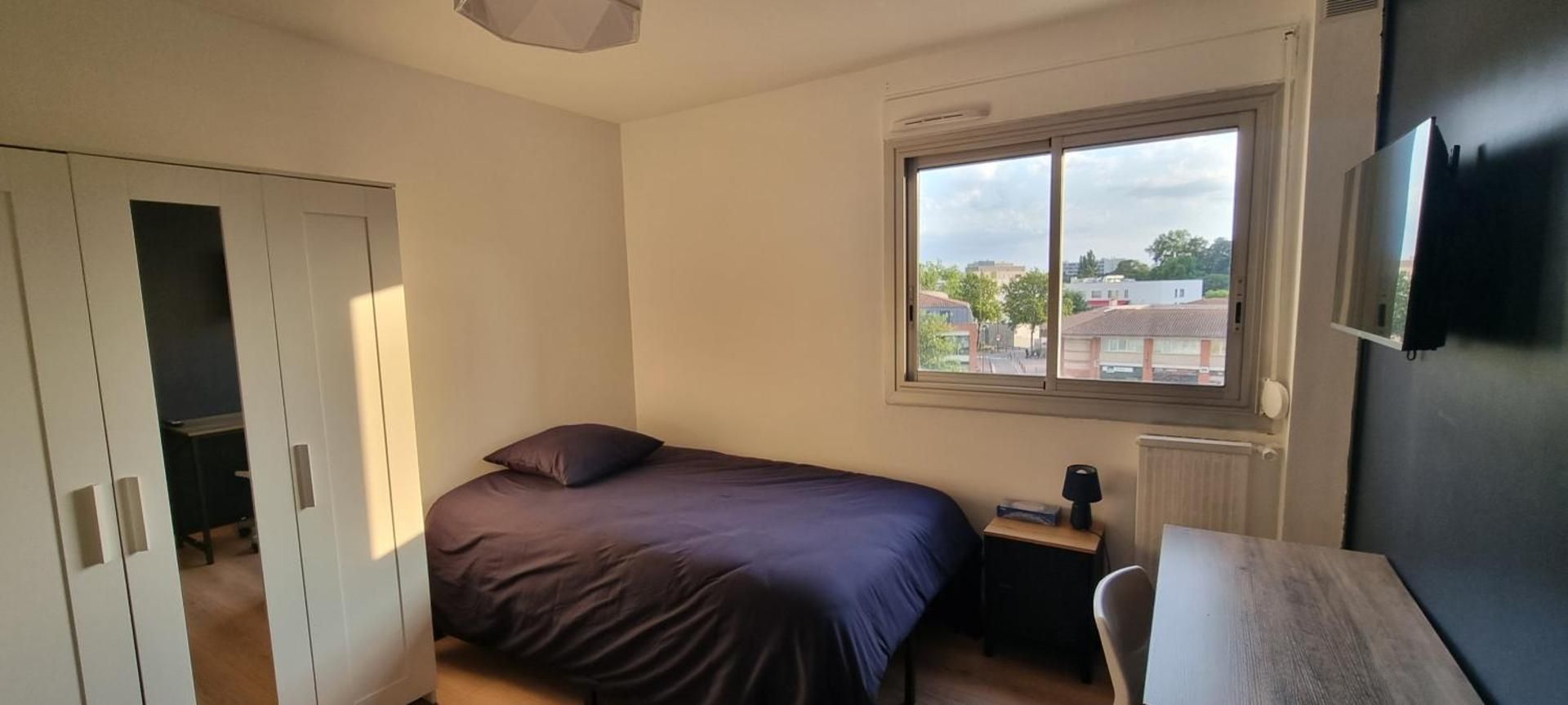 Single Room With Private Bathroom