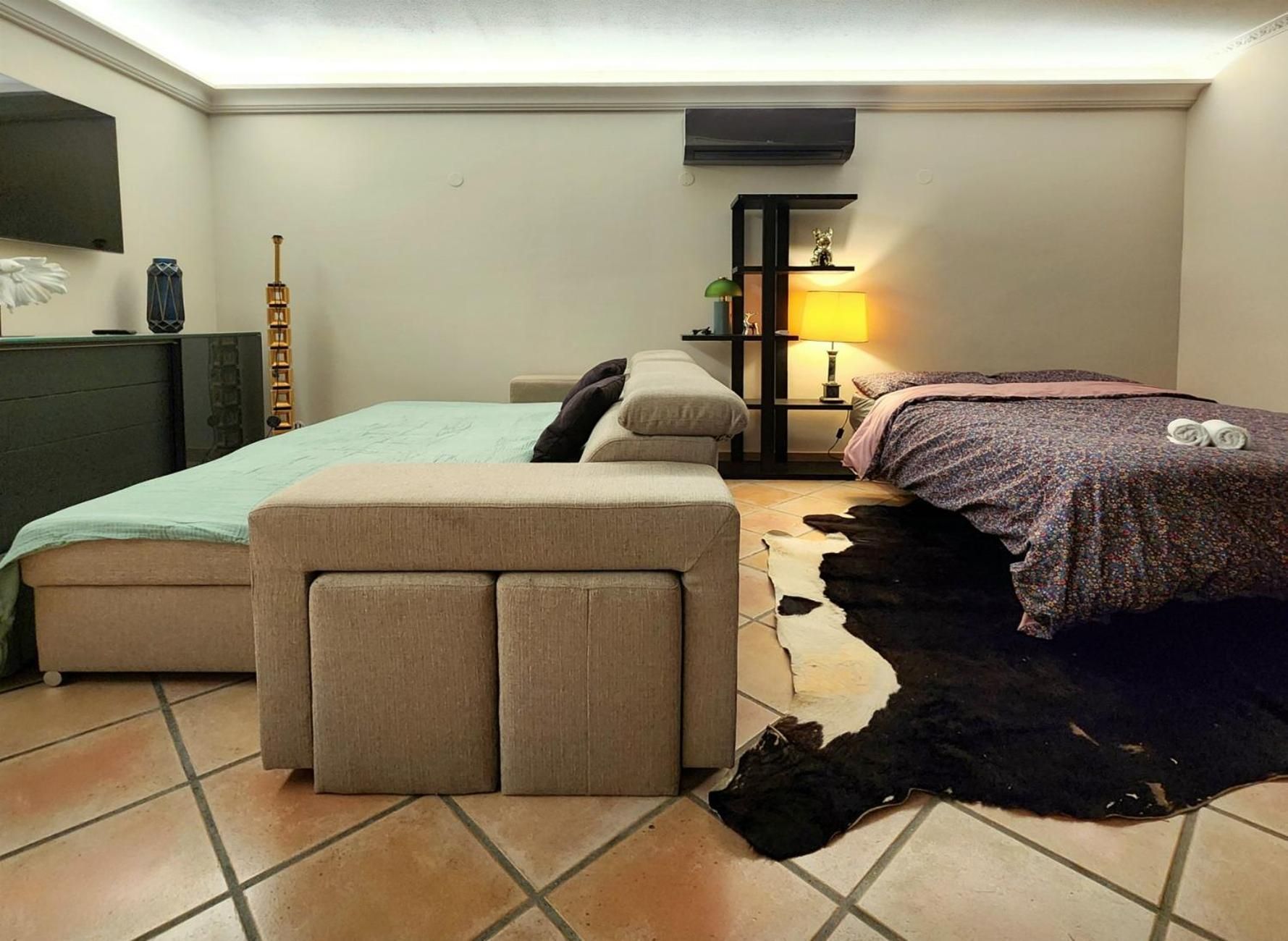 Quadruple Room with Shared Bathroom