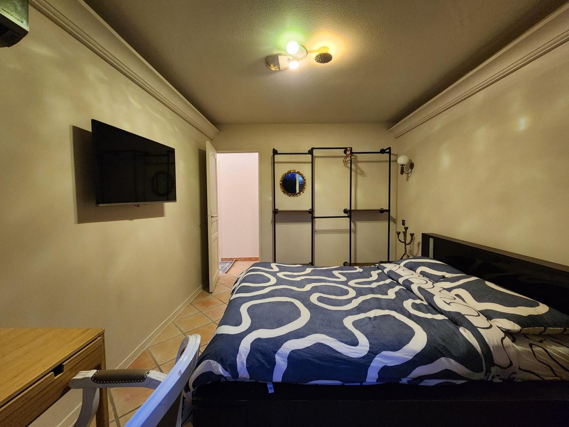 Double Room with Shared Bathroom