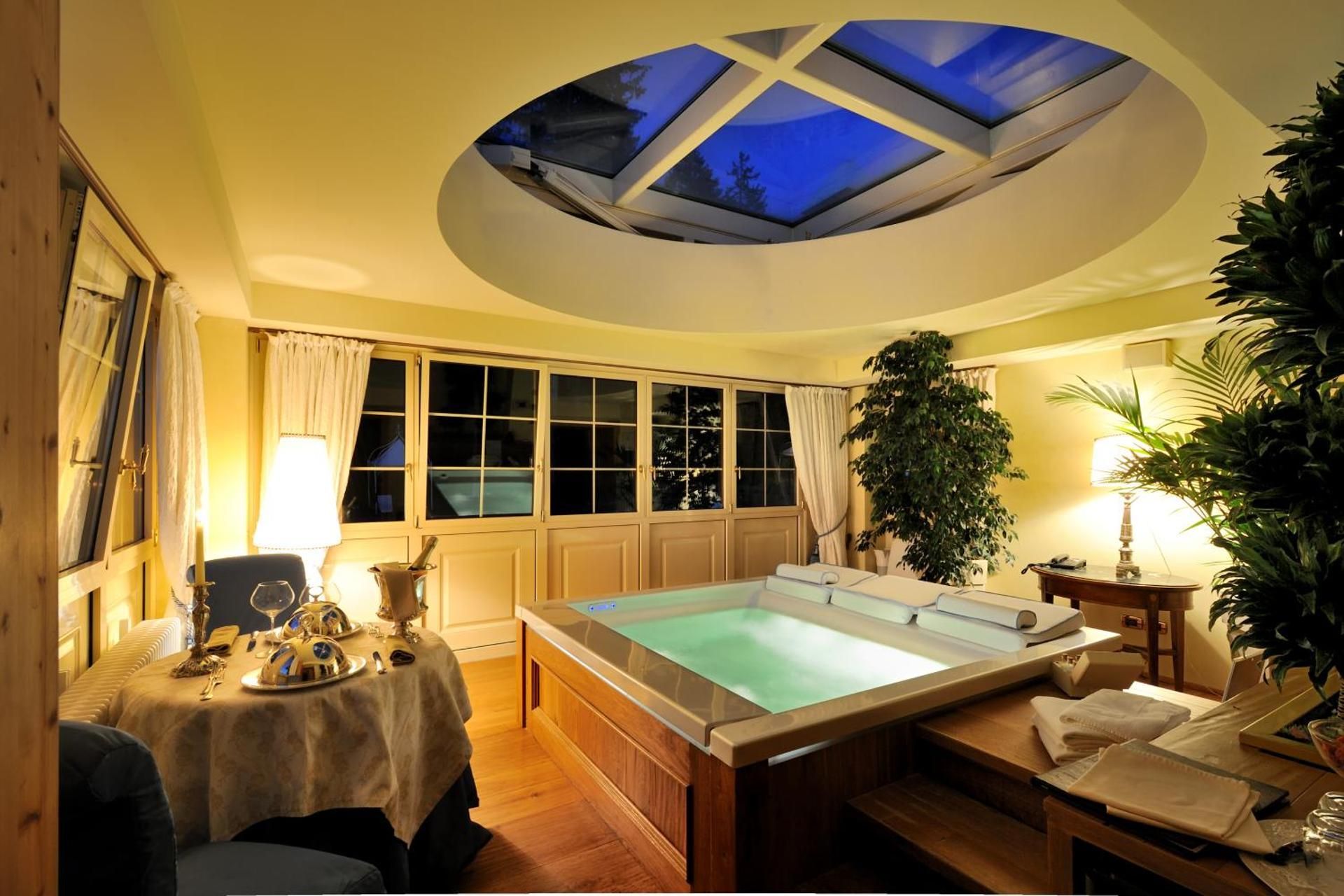 King Suite with Spa Bath
