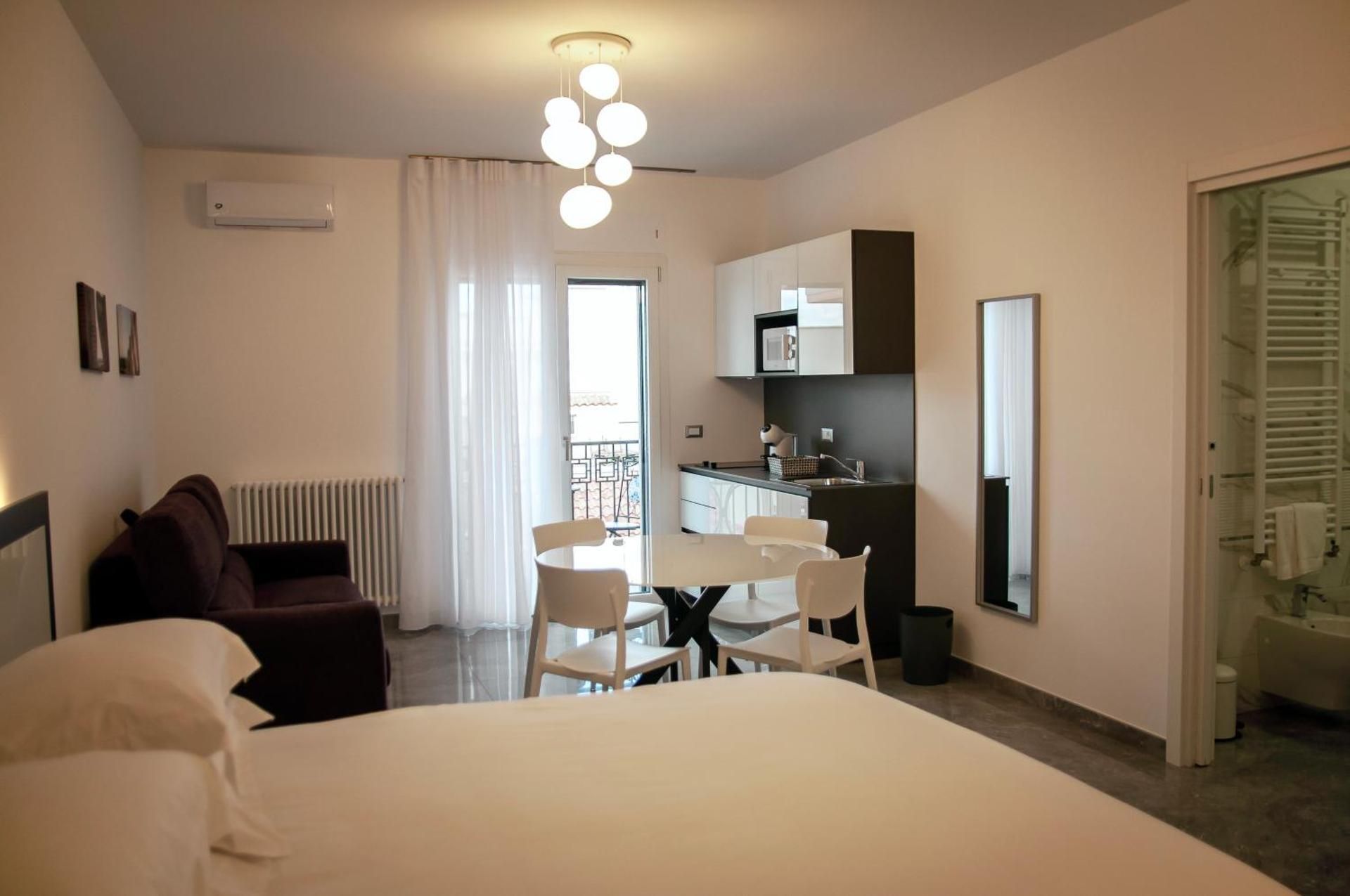 Queen Room with Balcony