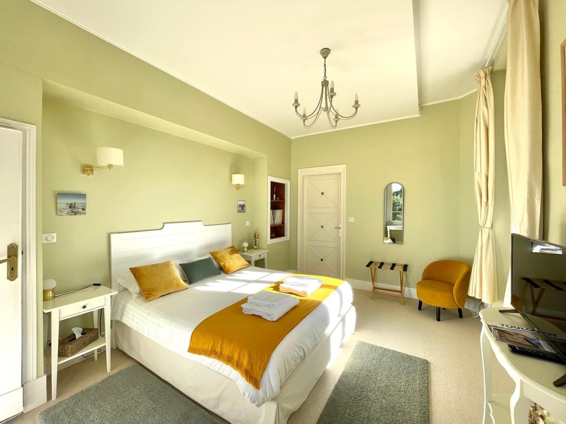 La Melanotte Double Room with Garden View 2