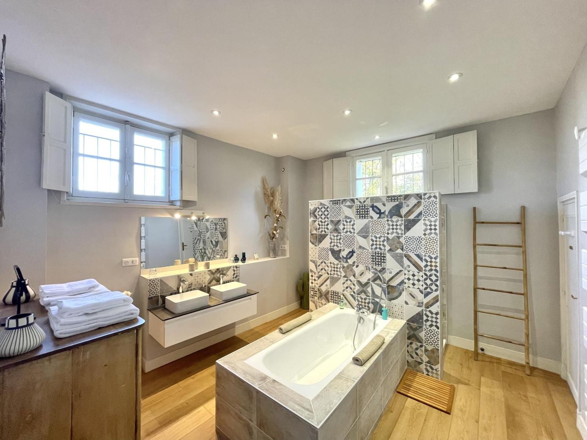 La Melanotte Suite with Garden View 3