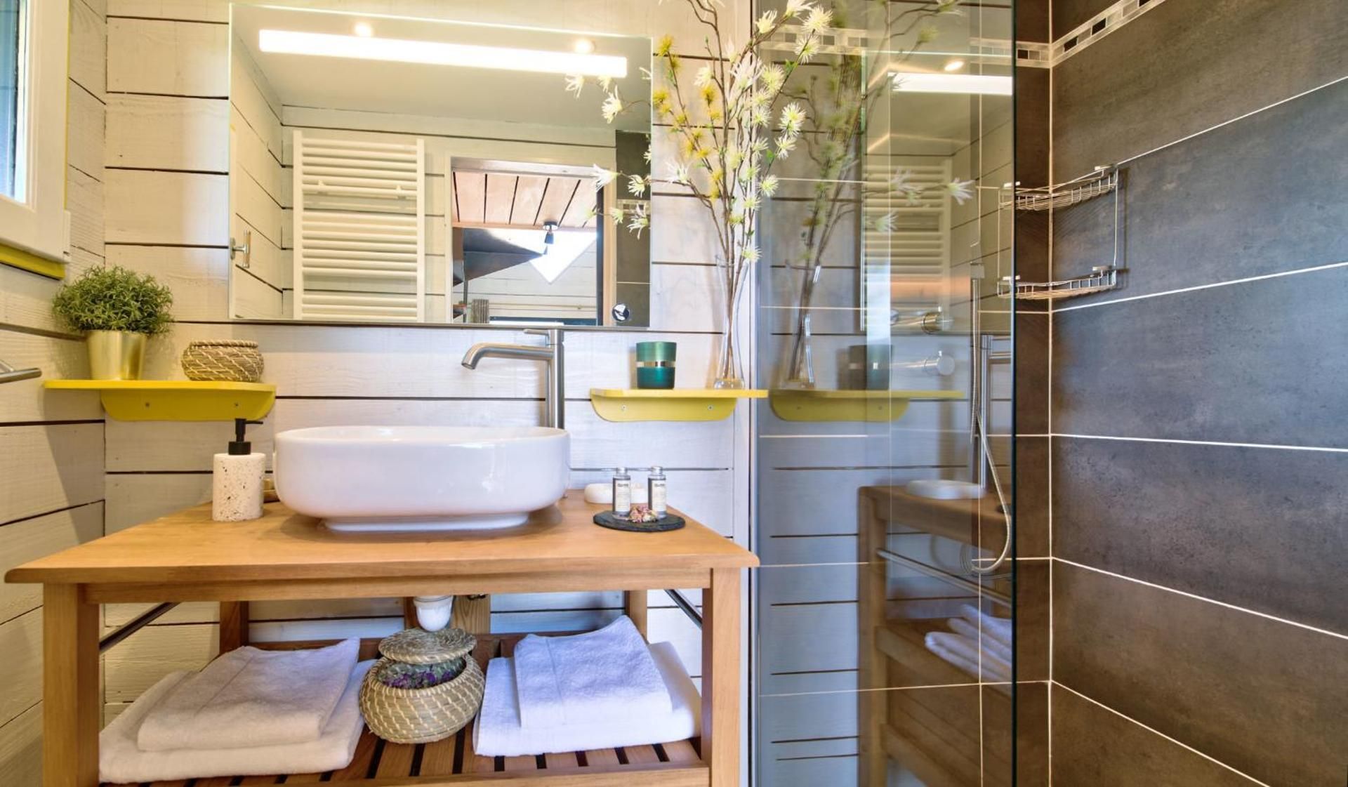 Suite with Hot Tub