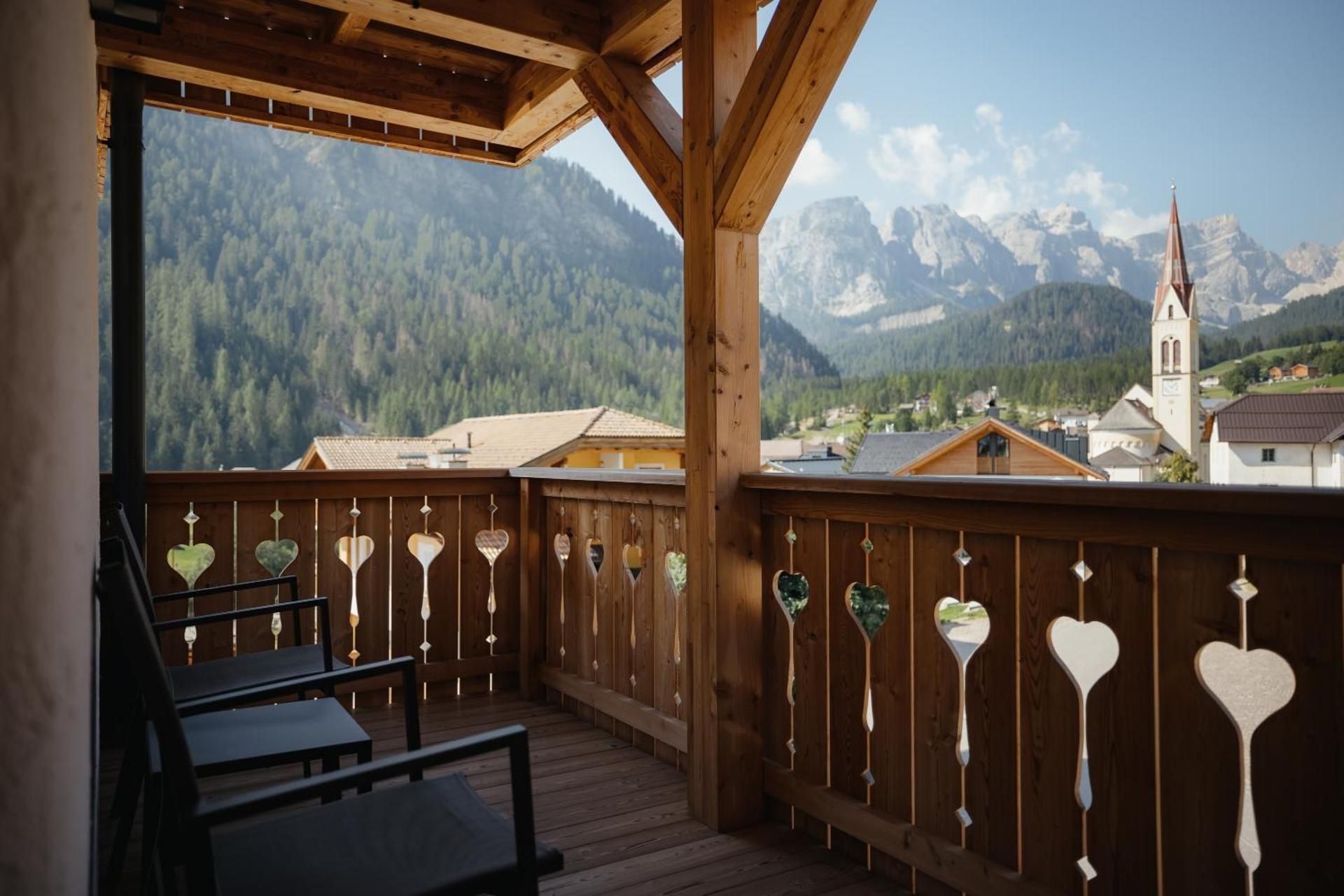 Superior Double or Twin Room with Mountain View
