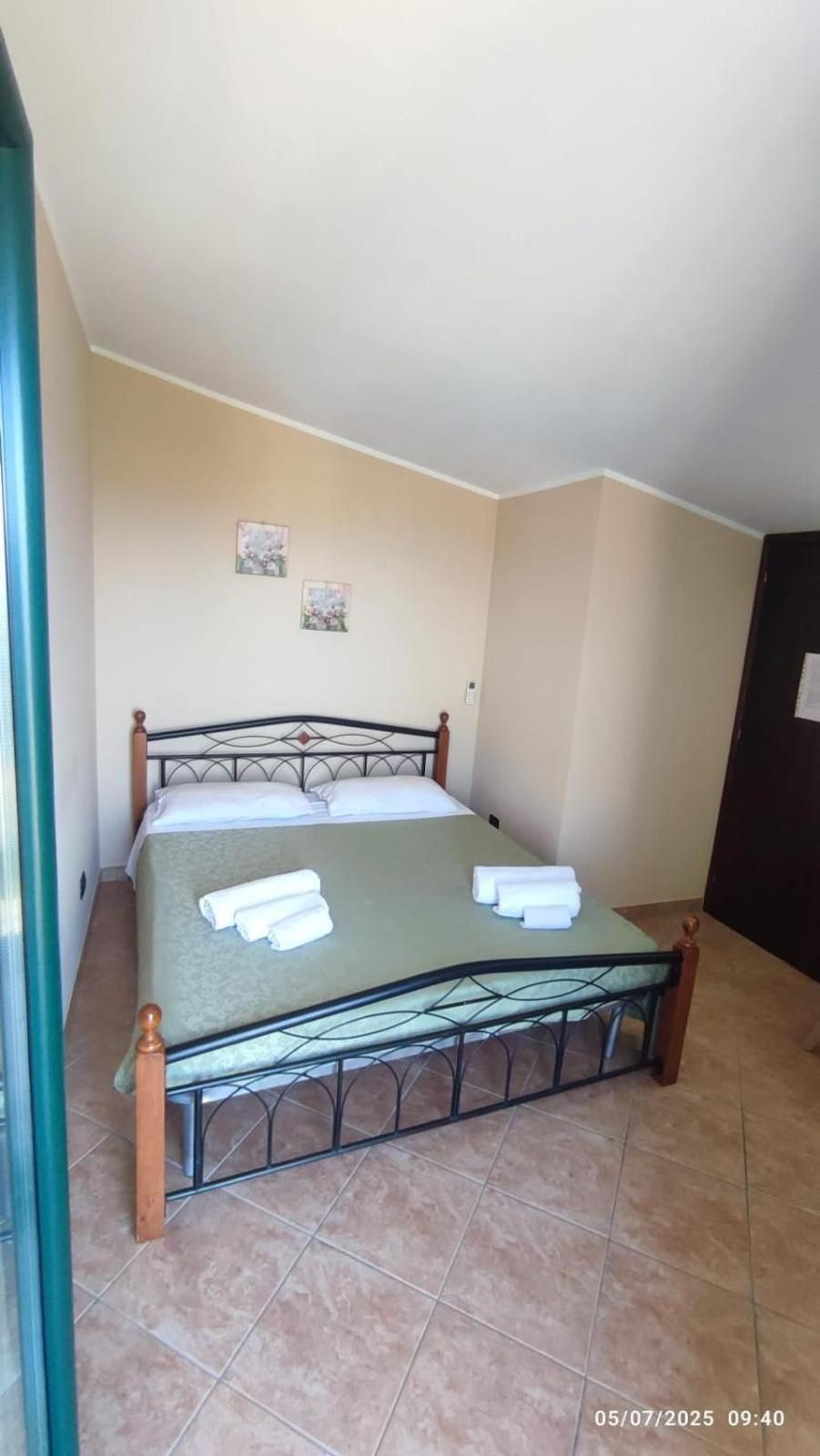 Quadruple Room with Private External Bathroom