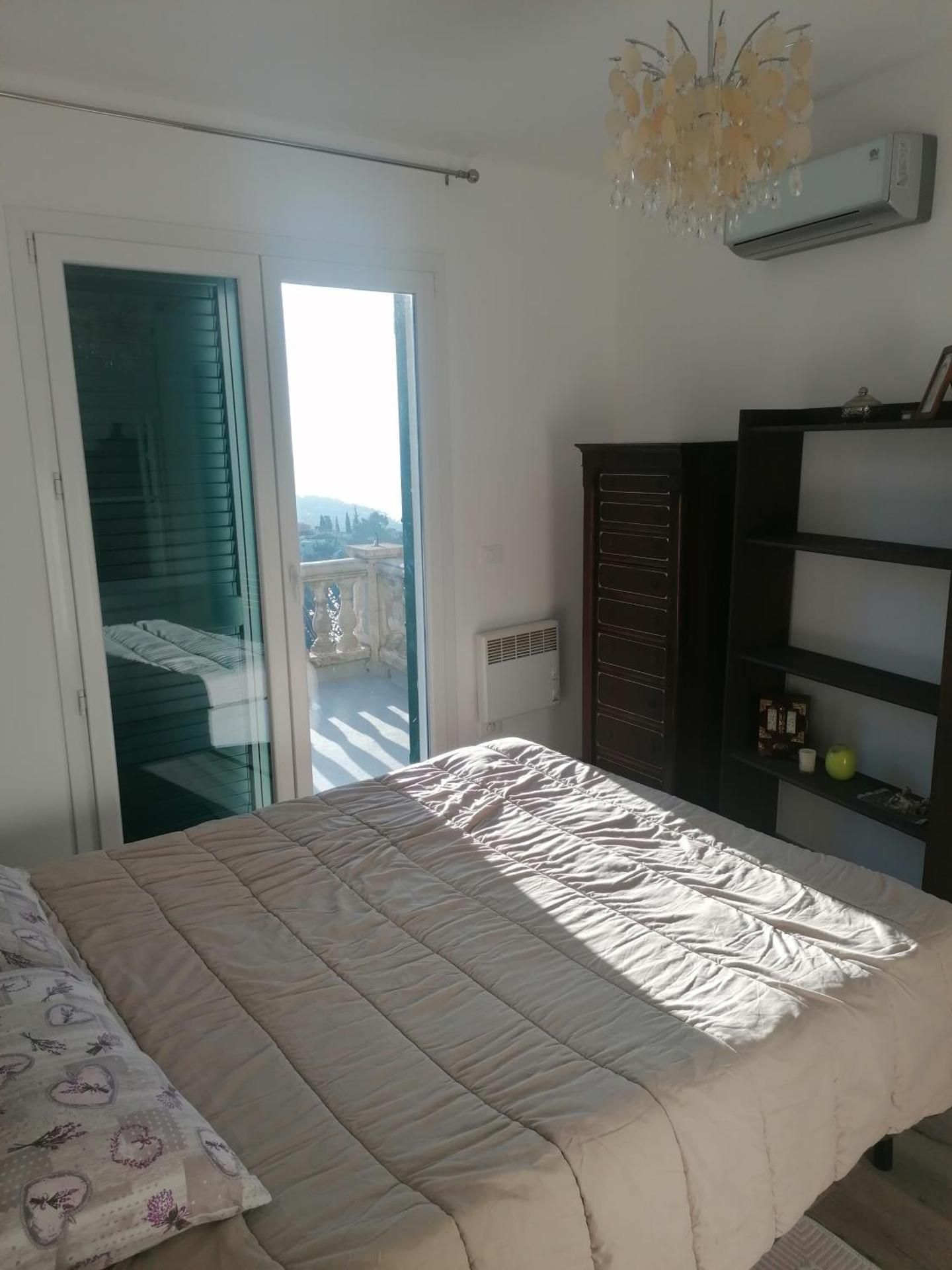 Deluxe One-Bedroom Apartment with Ocean View