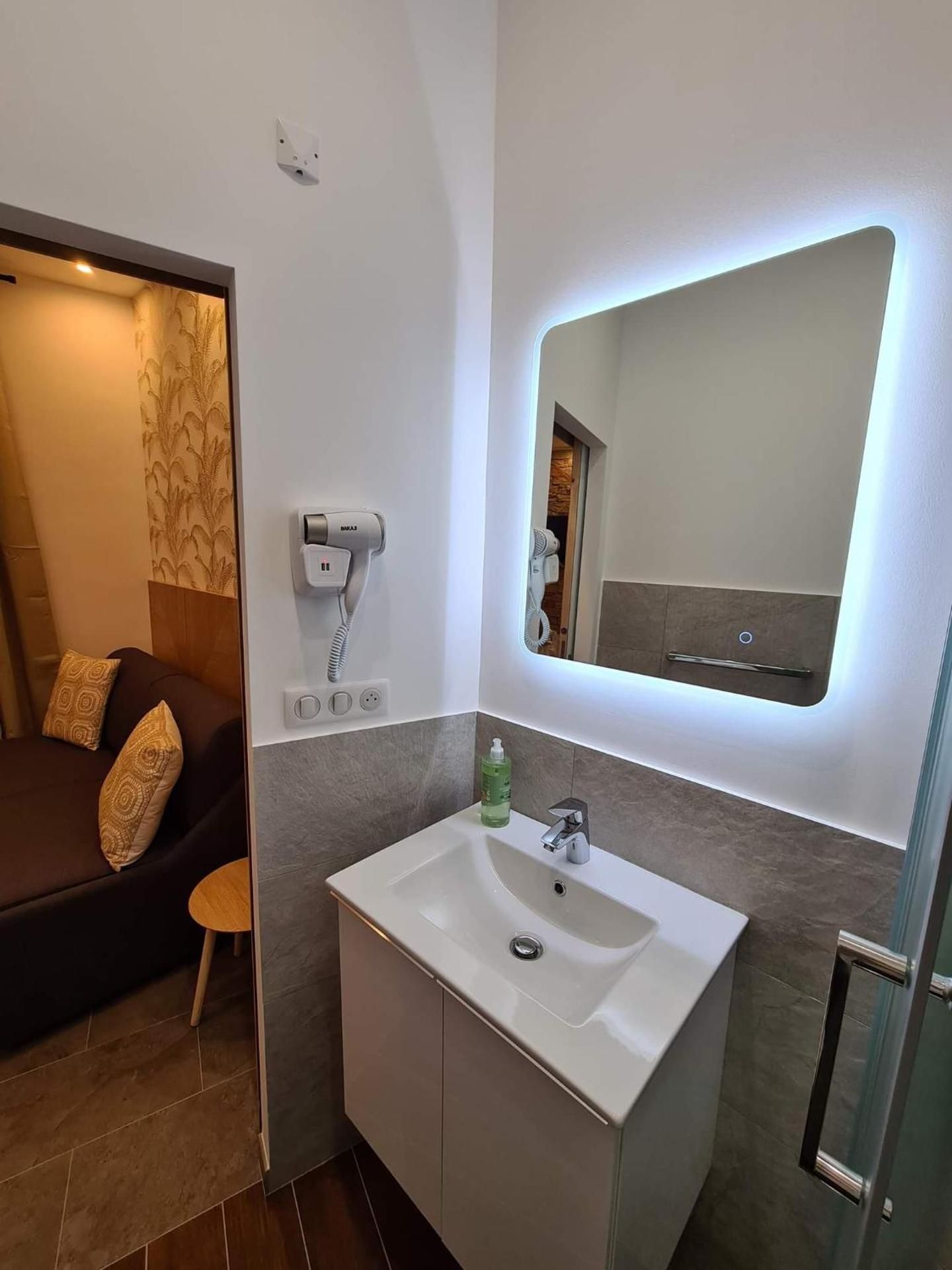 Studio Apartment
