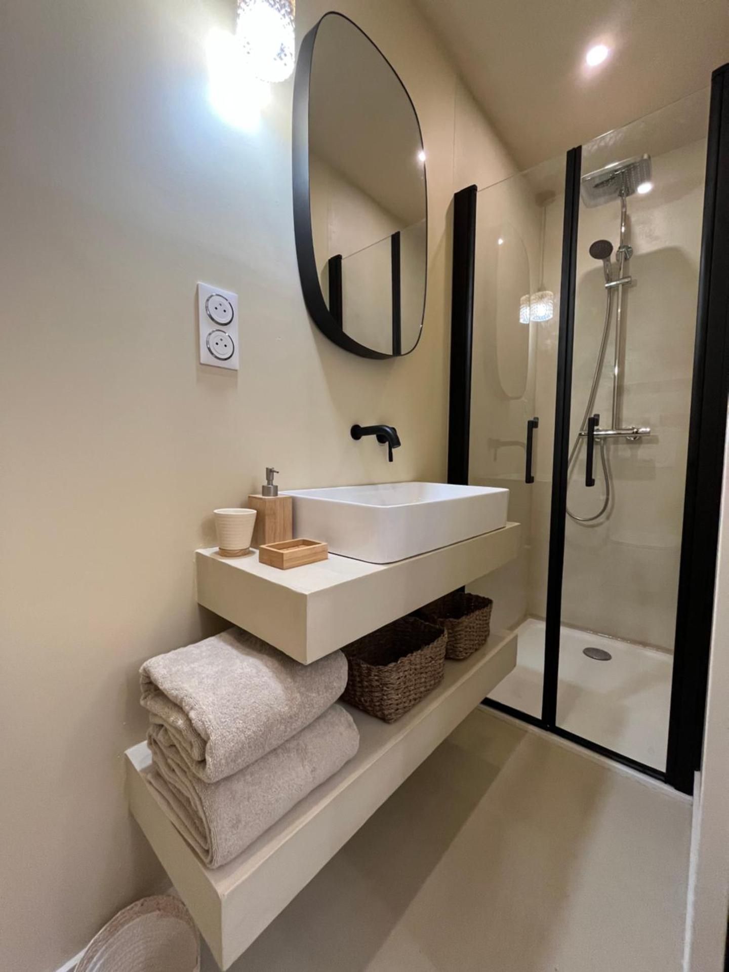 Studio Apartment